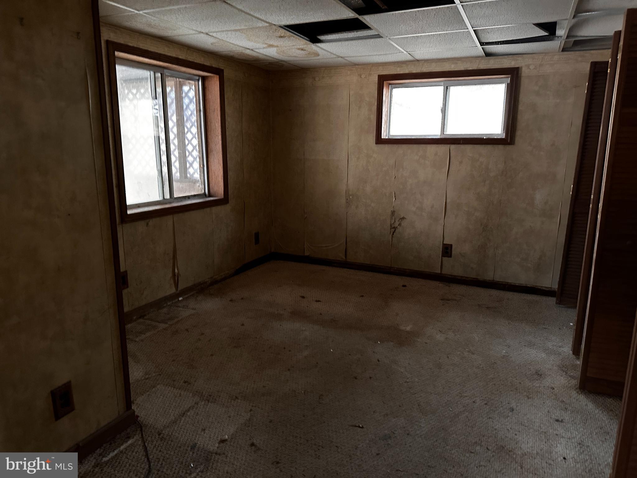 WOODHAVEN KNOLLS - Residential