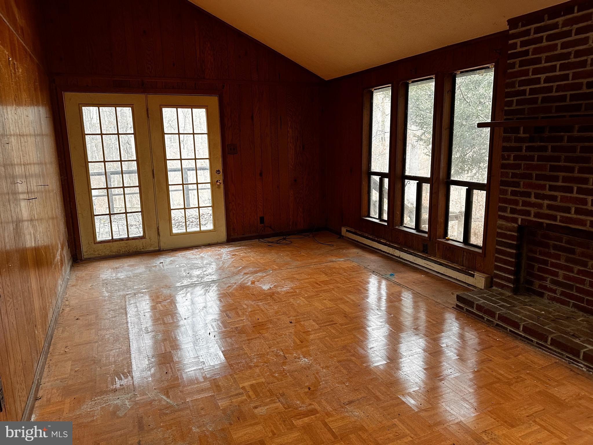 WOODHAVEN KNOLLS - Residential