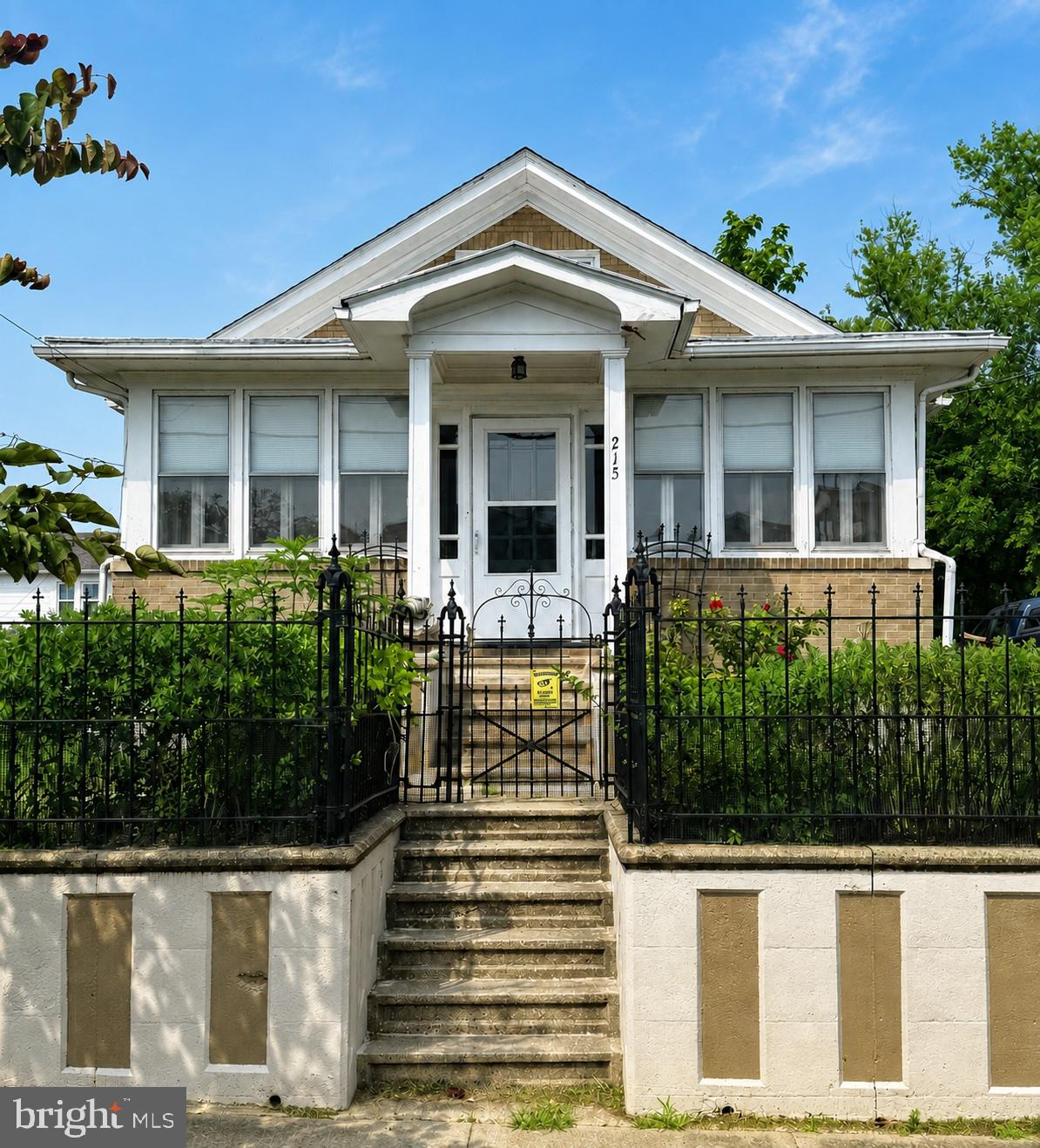 215 POTOMAC AVENUE