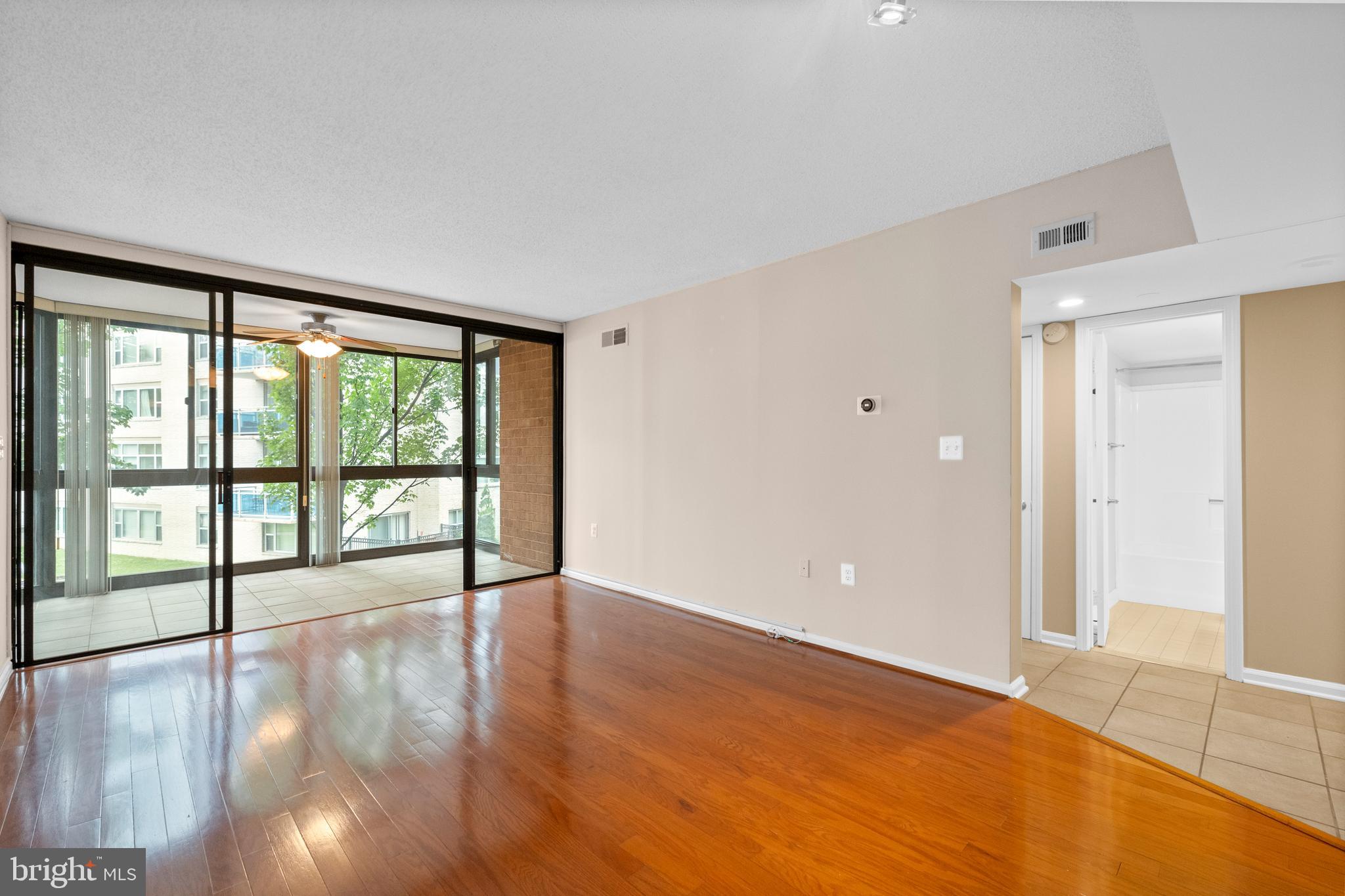 1001 RANDOLPH STREET N 221