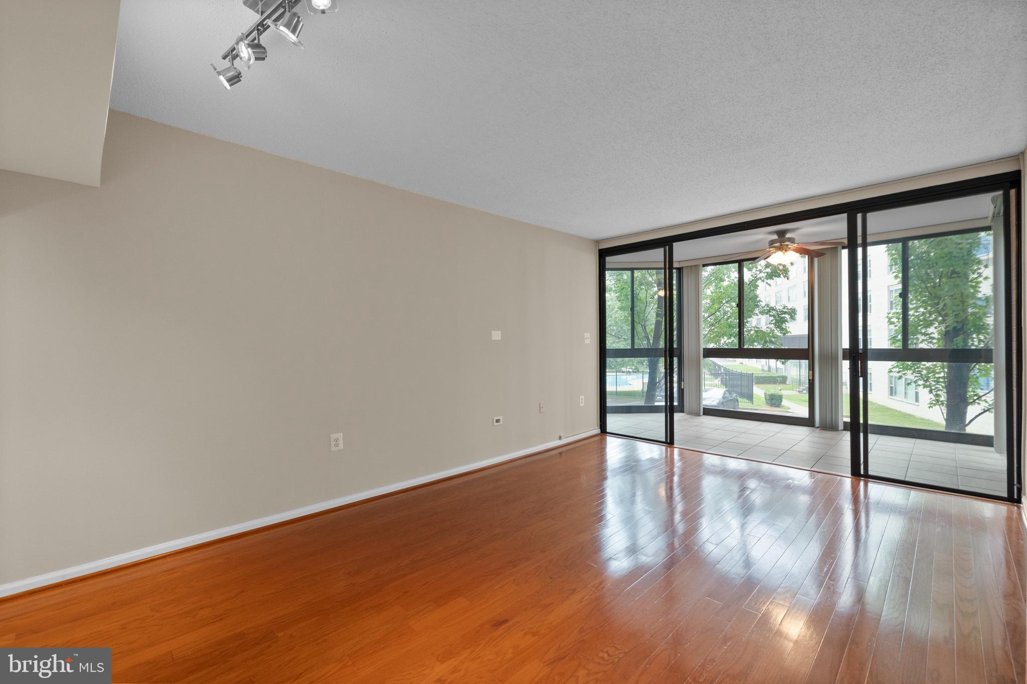 1001 RANDOLPH STREET N 221