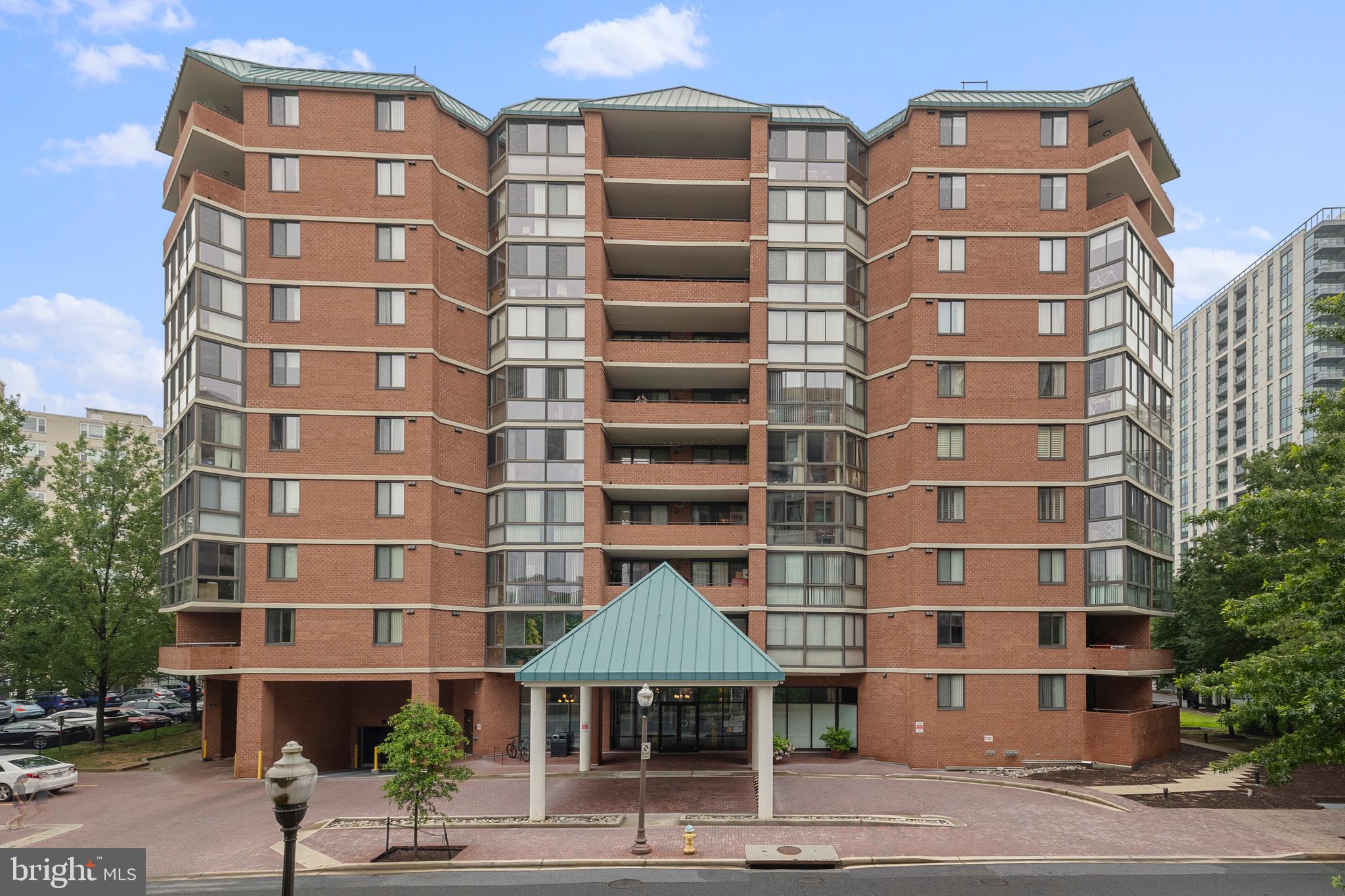 1001 RANDOLPH STREET N 221