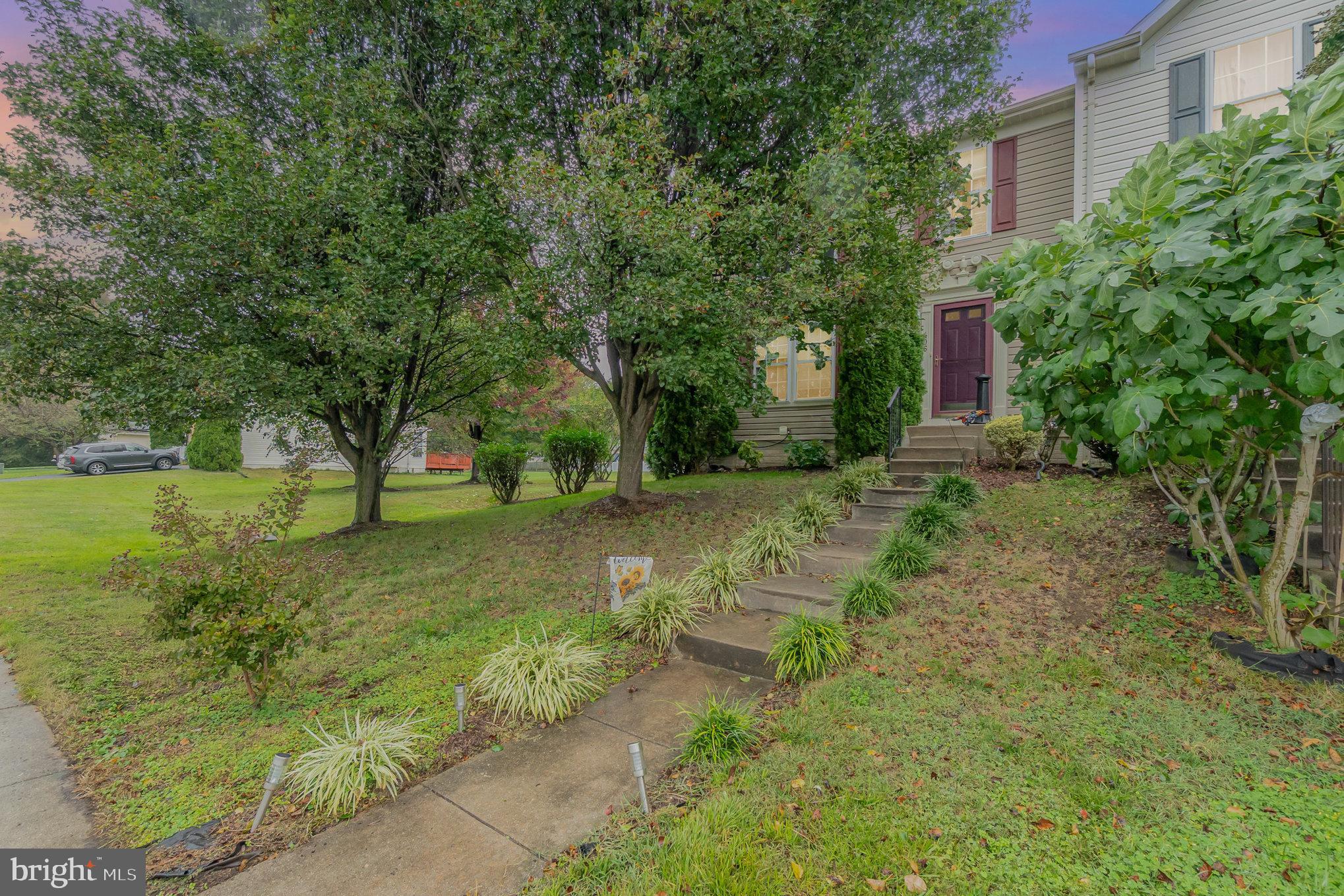 406 ROUNDHOUSE DRIVE
