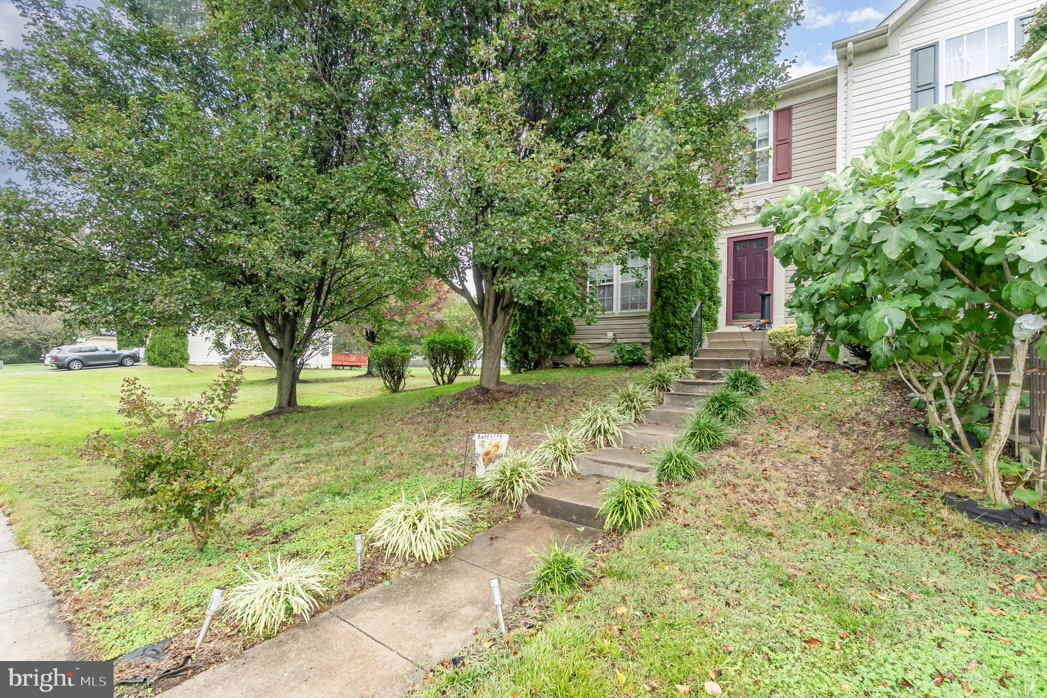 406 ROUNDHOUSE DRIVE