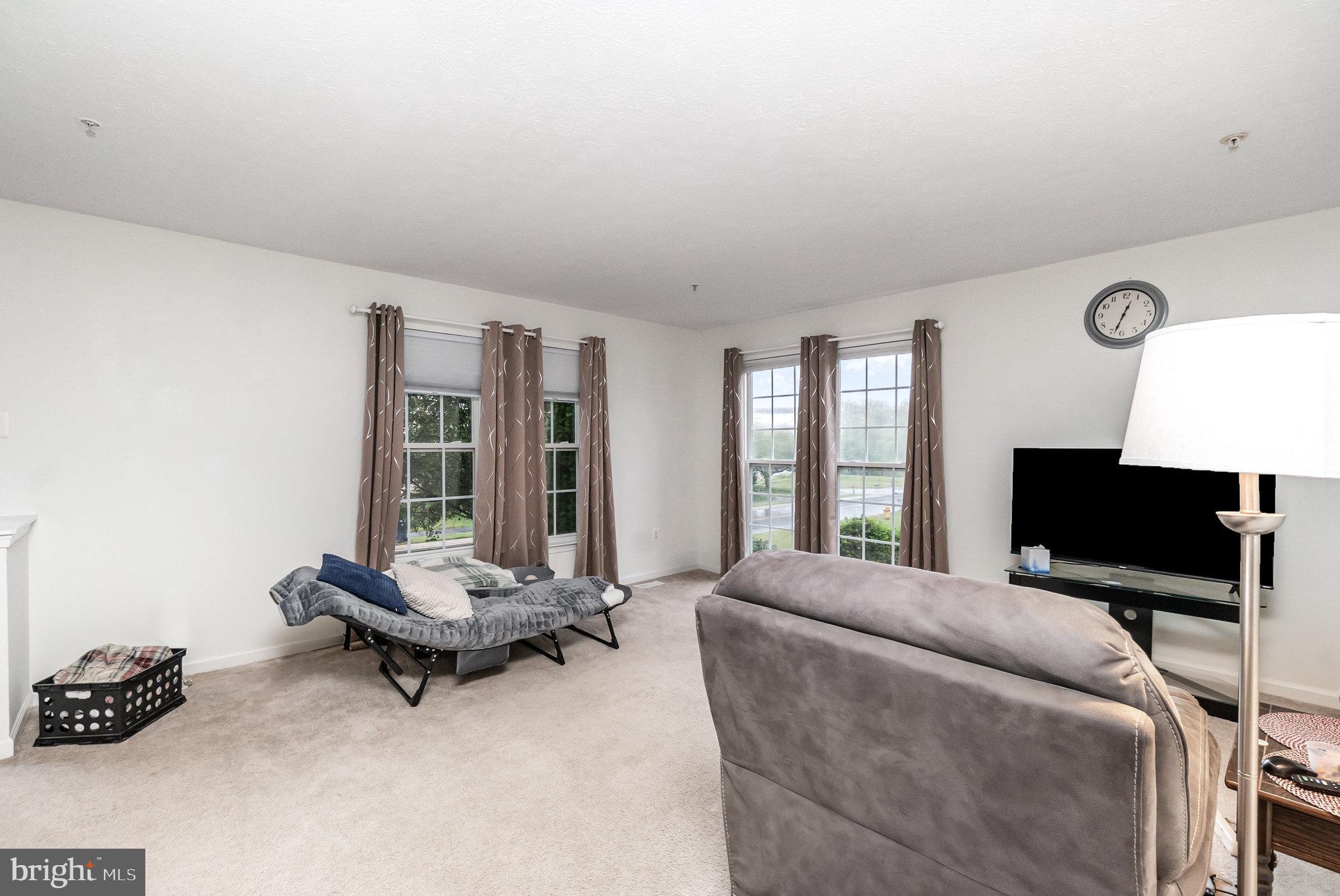 406 ROUNDHOUSE DRIVE