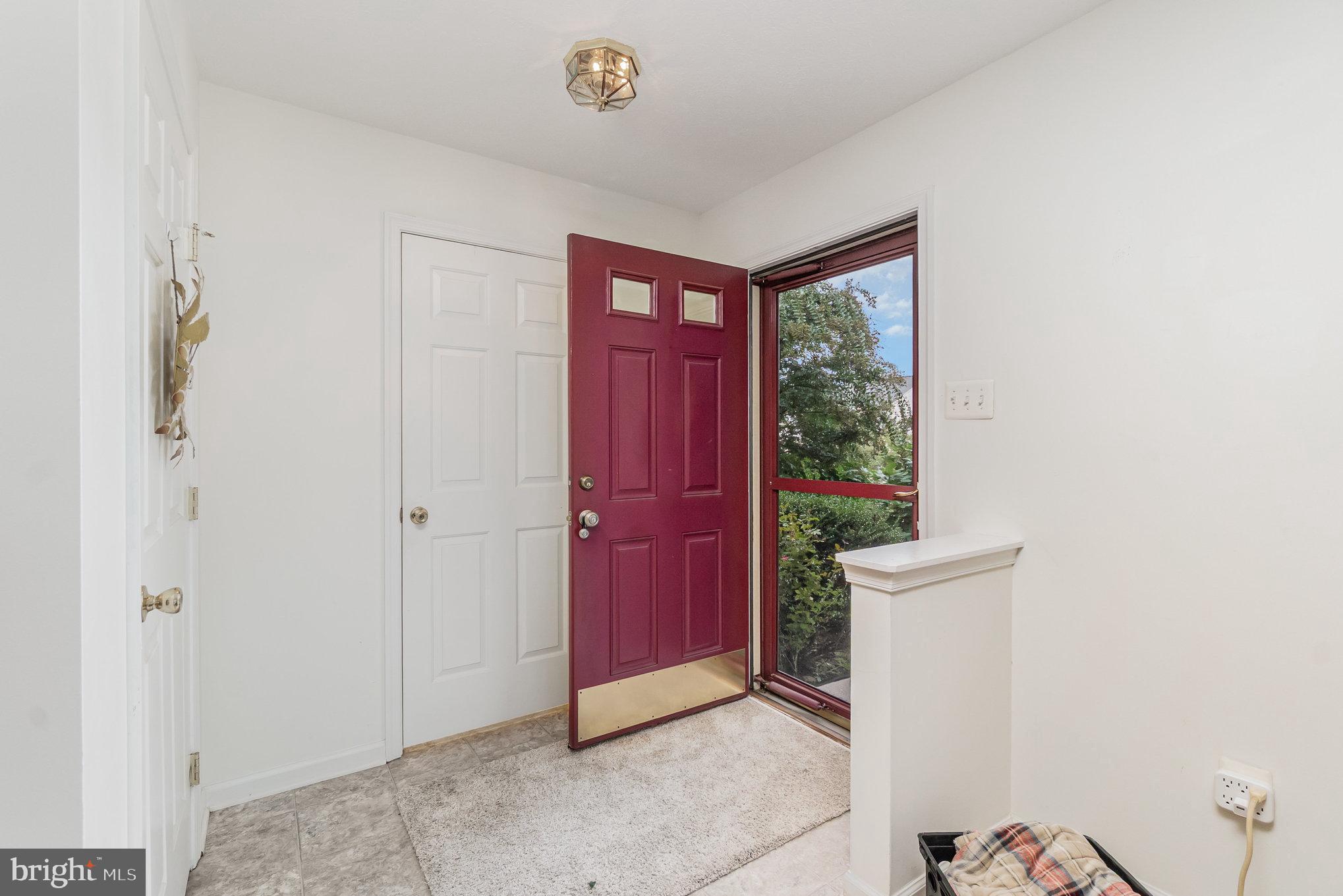 406 ROUNDHOUSE DRIVE