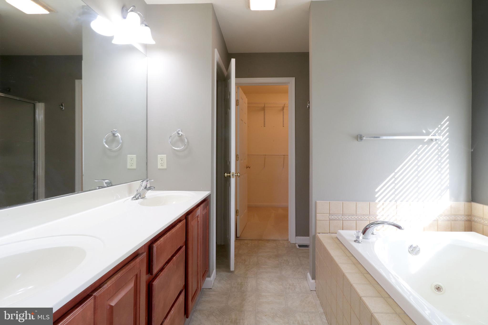 STONEHENGE - Residential