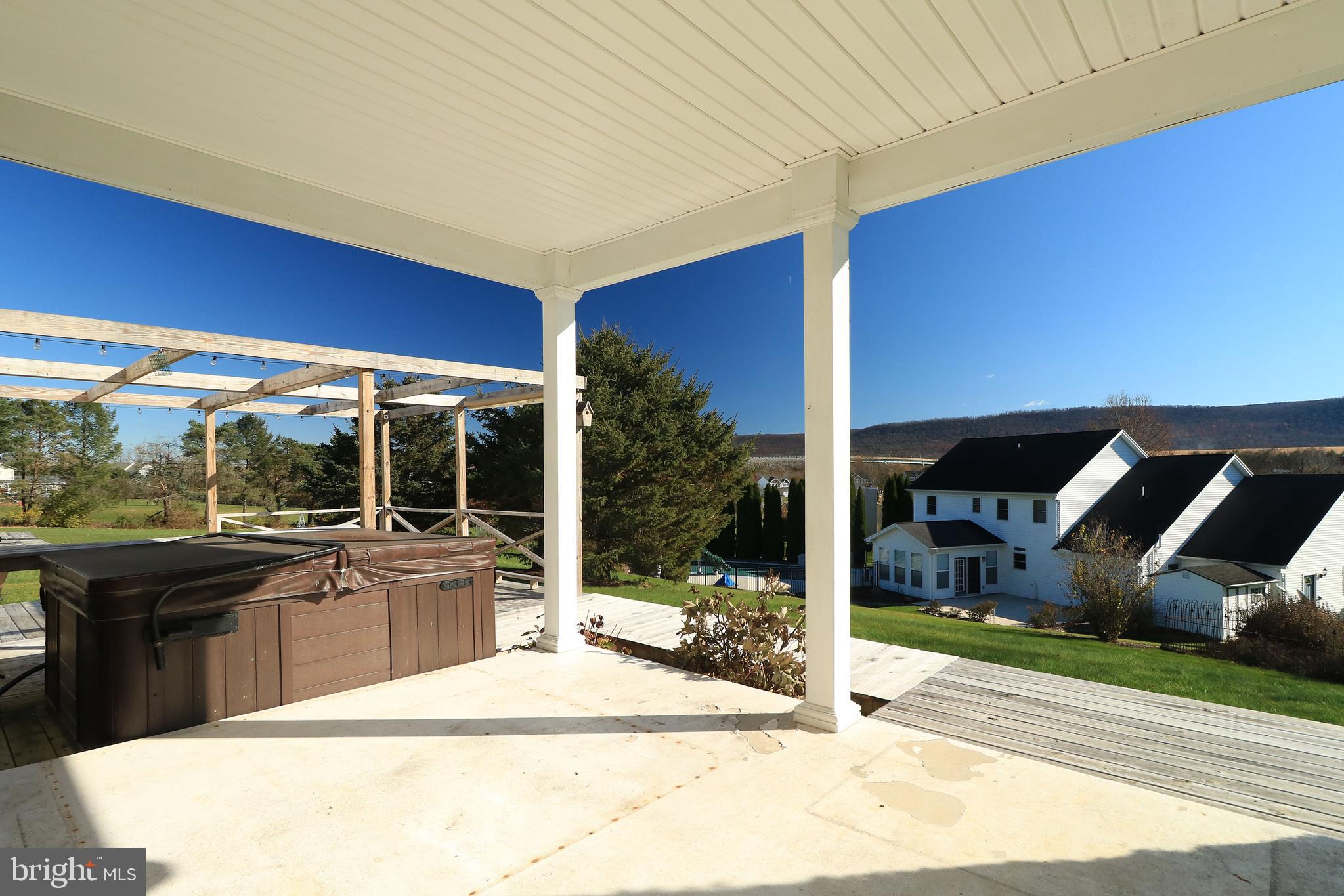 STONEHENGE - Residential