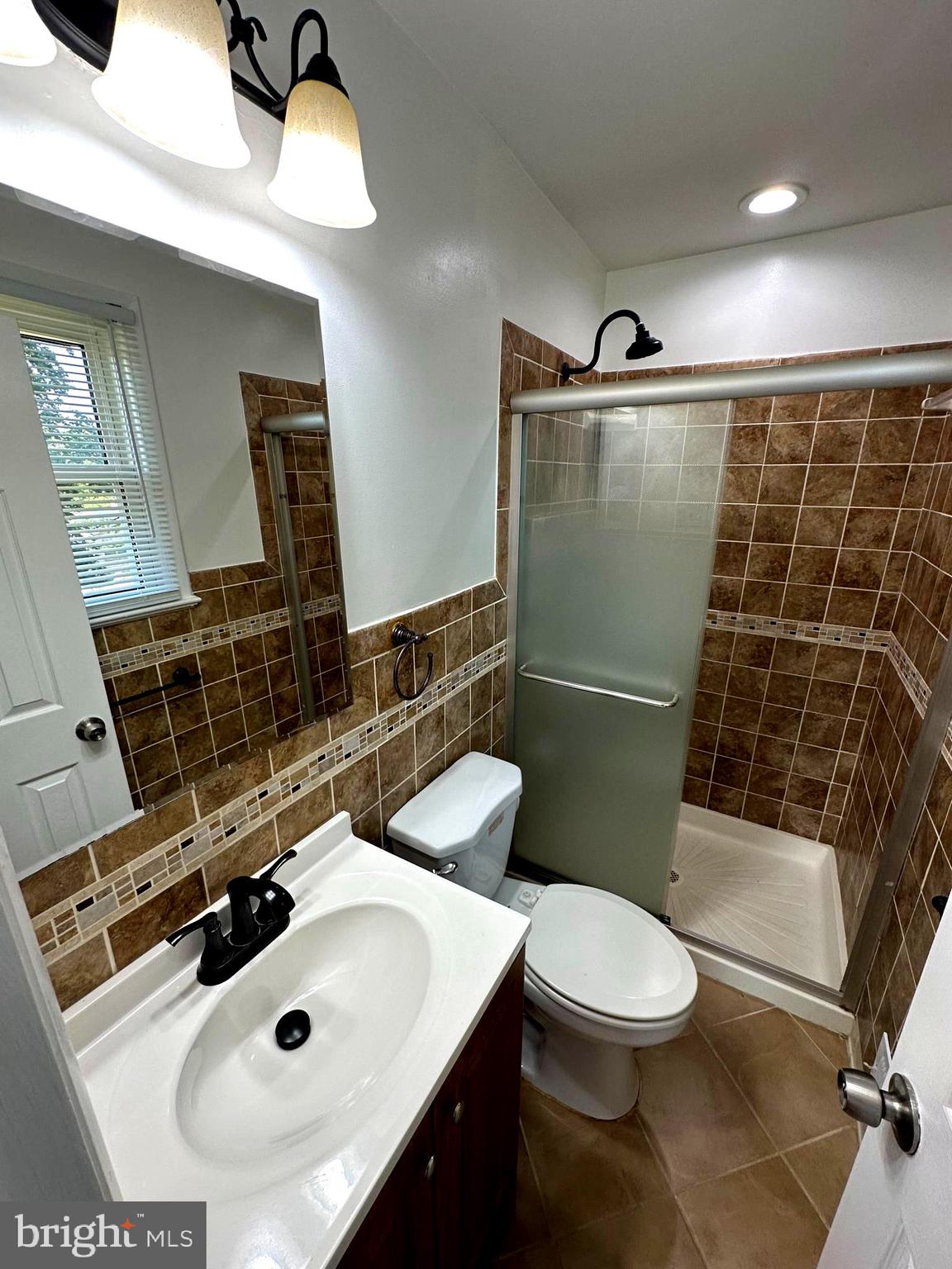 CRESTVIEW MANOR - Residential Lease