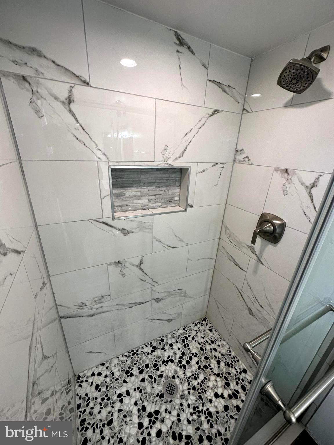 CRESTVIEW MANOR - Residential Lease