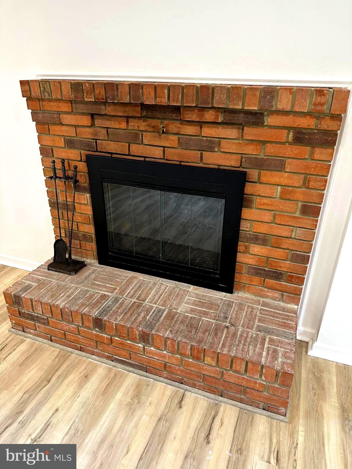 CRESTVIEW MANOR - Residential Lease