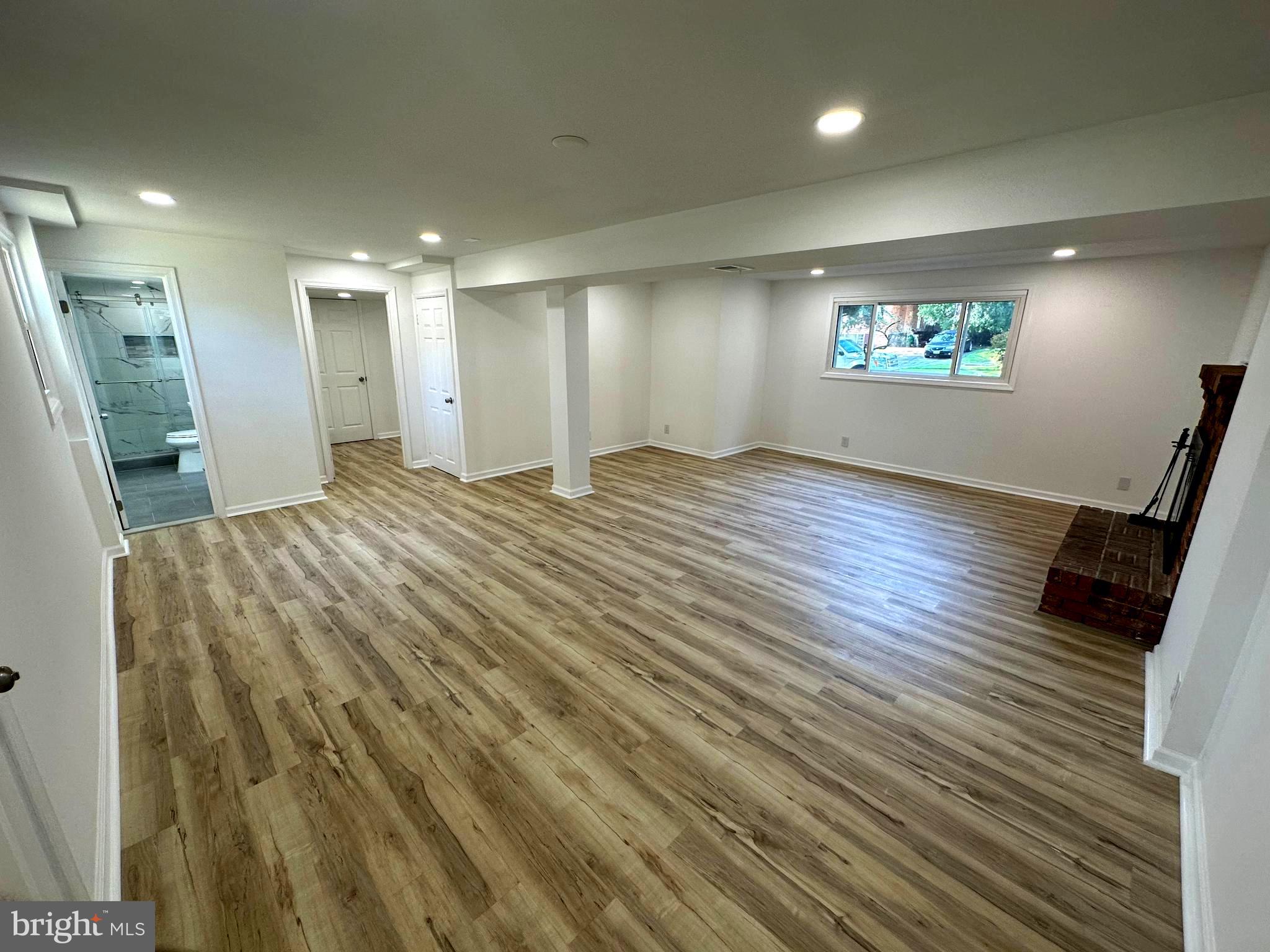 CRESTVIEW MANOR - Residential Lease