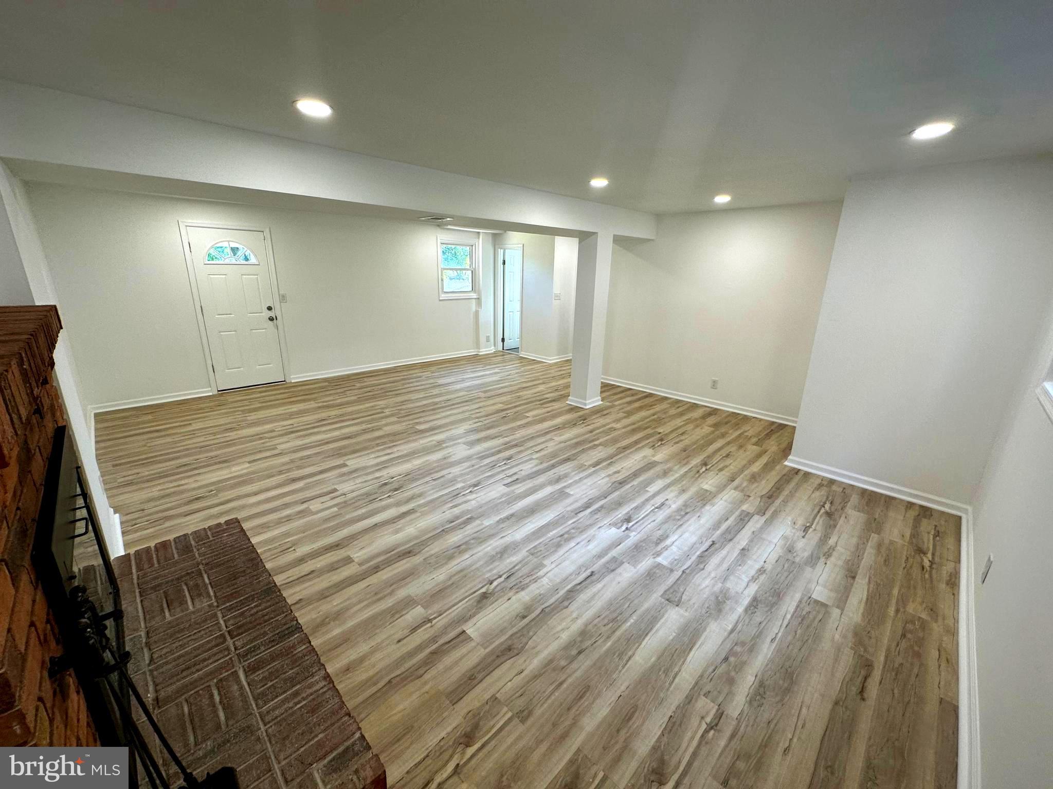 CRESTVIEW MANOR - Residential Lease