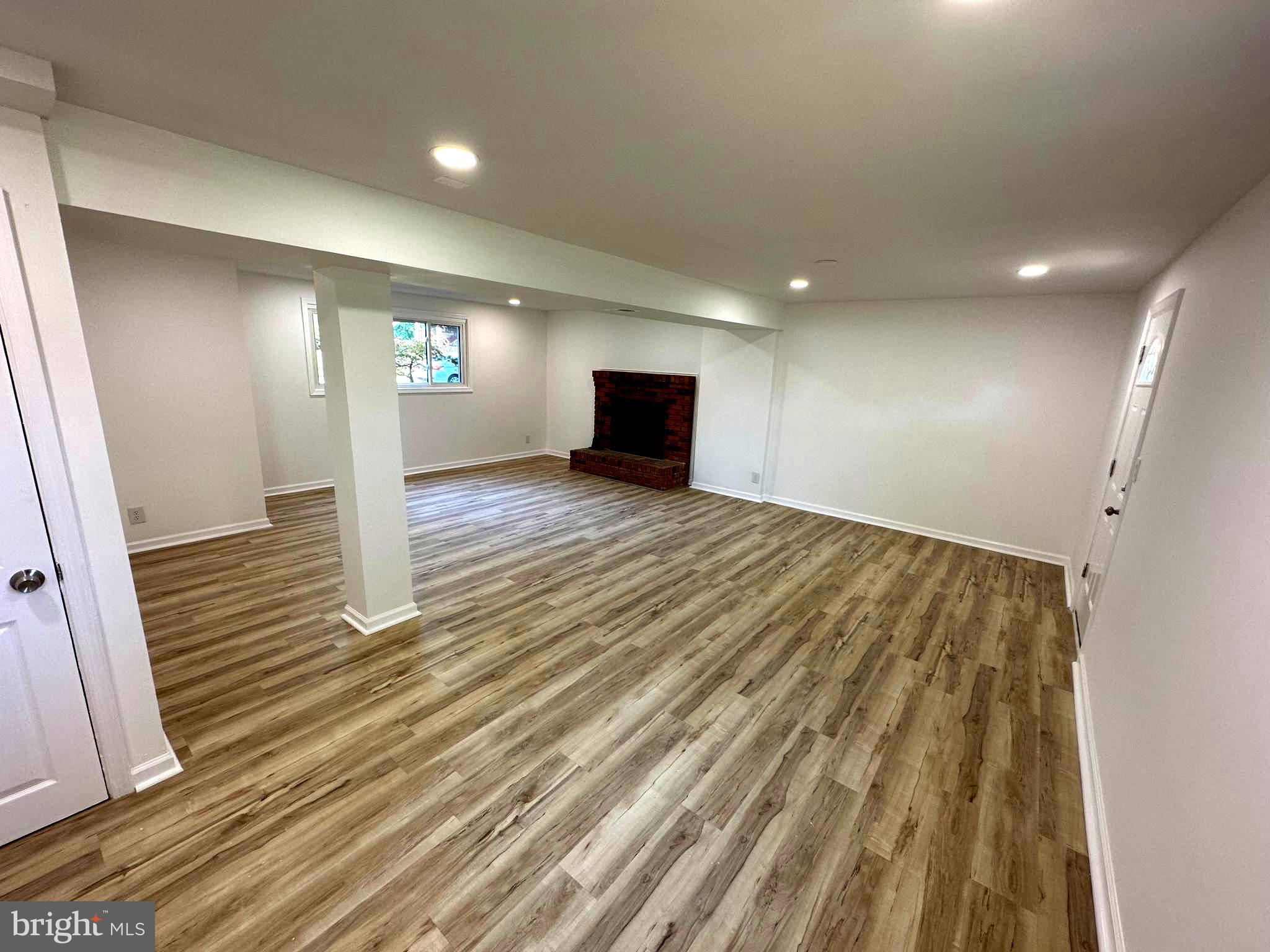 CRESTVIEW MANOR - Residential Lease