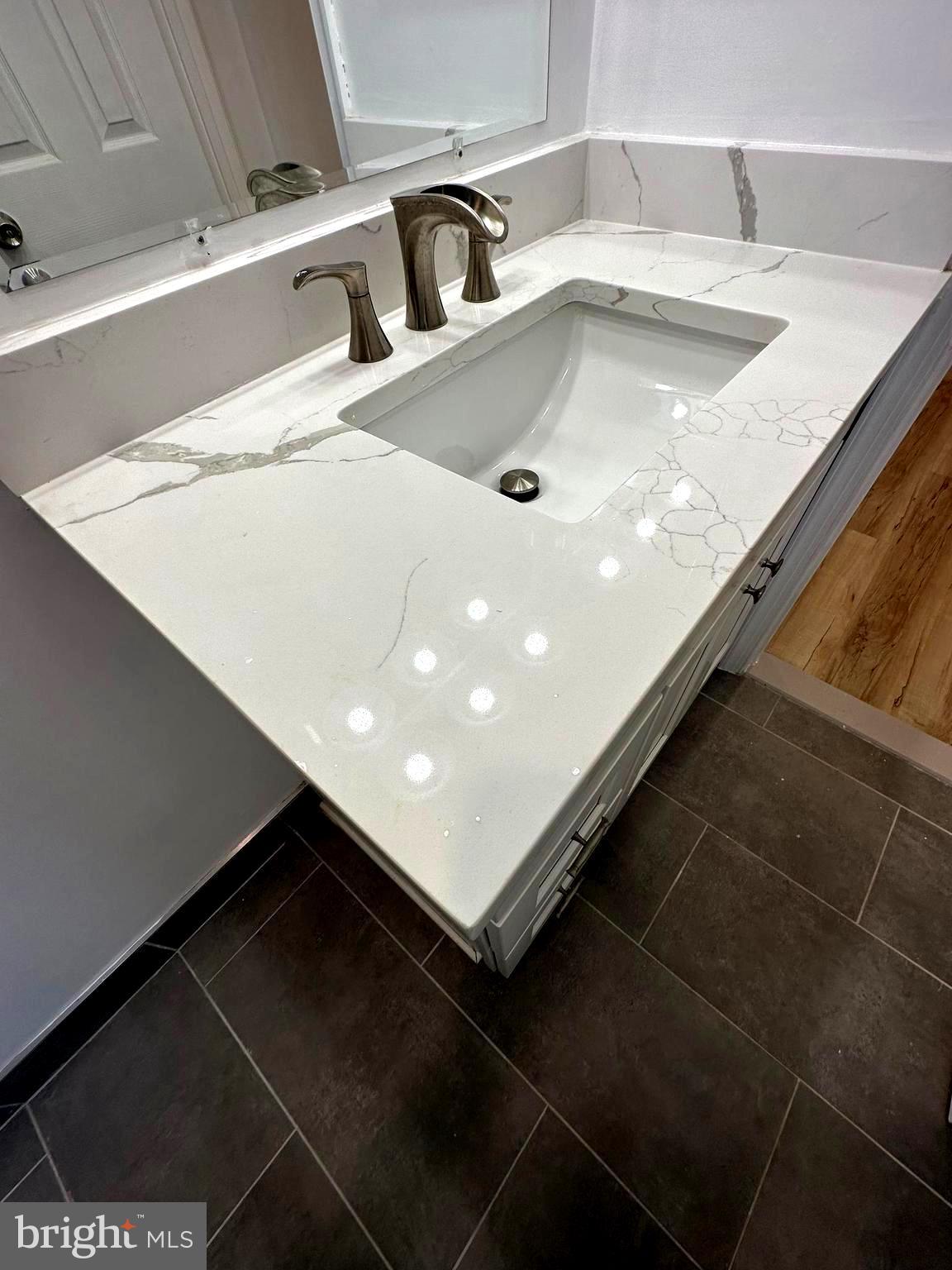 CRESTVIEW MANOR - Residential Lease