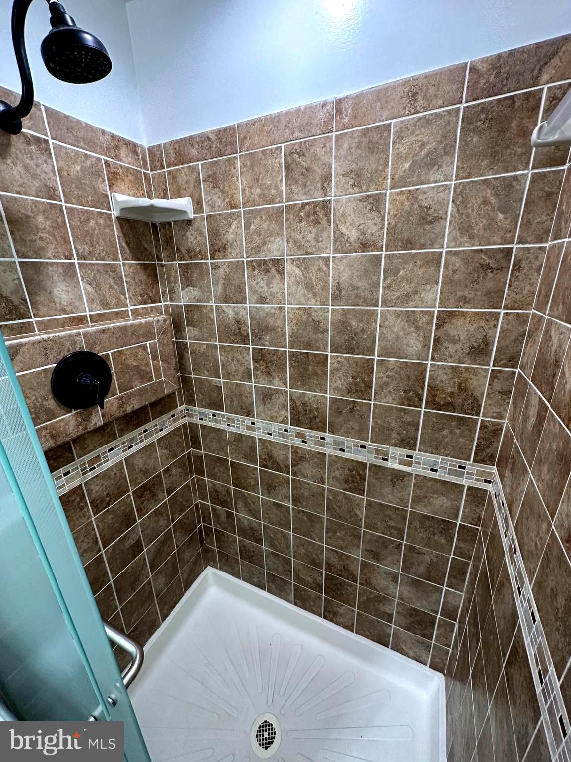 CRESTVIEW MANOR - Residential Lease