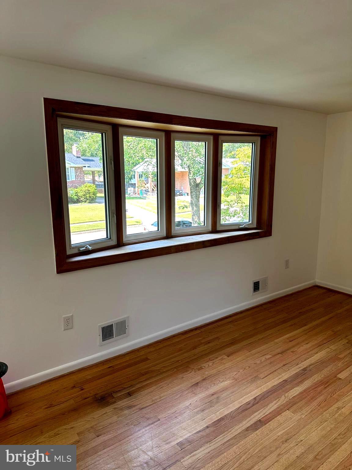 CRESTVIEW MANOR - Residential Lease