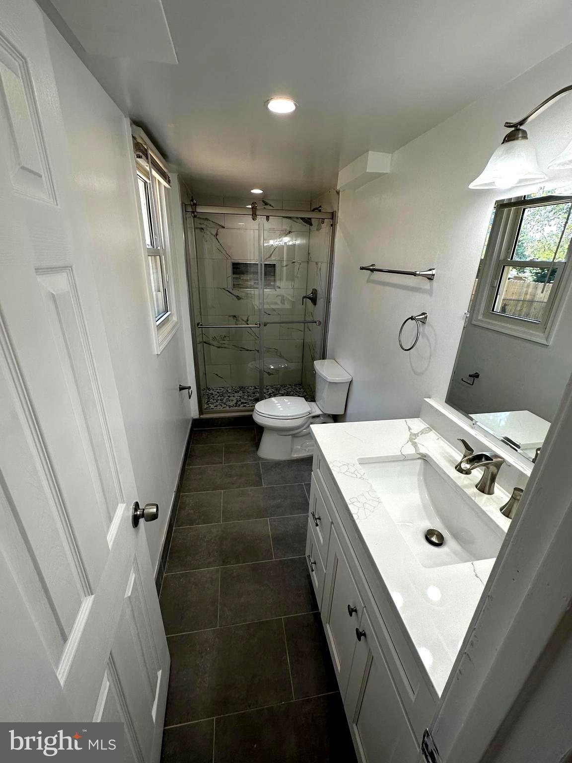 CRESTVIEW MANOR - Residential Lease