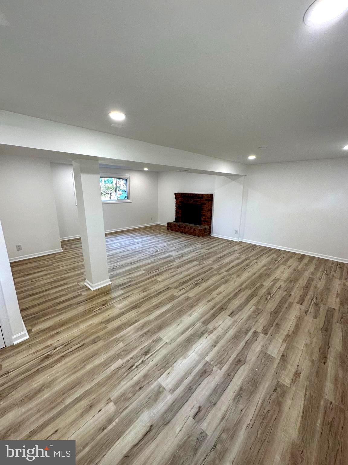 CRESTVIEW MANOR - Residential Lease