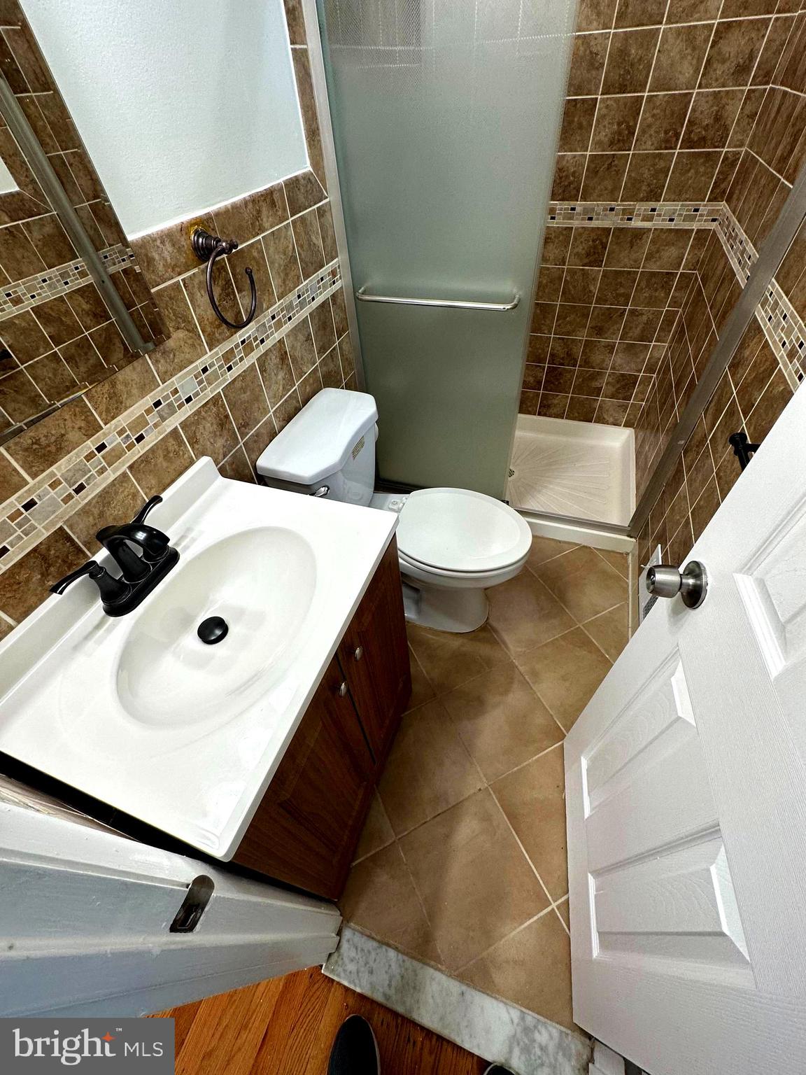 CRESTVIEW MANOR - Residential Lease