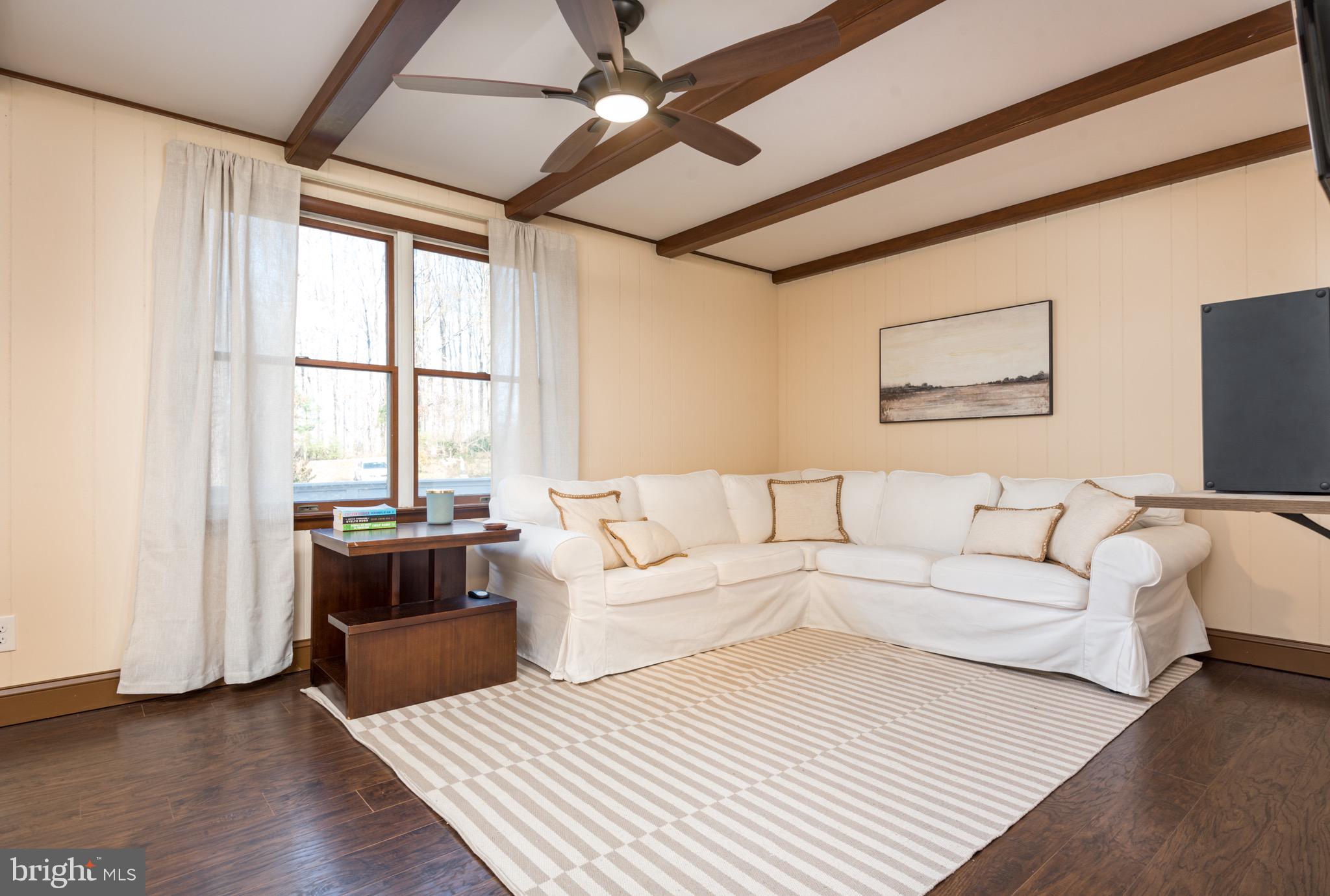 CARLETAN'S WOODS - Residential Lease