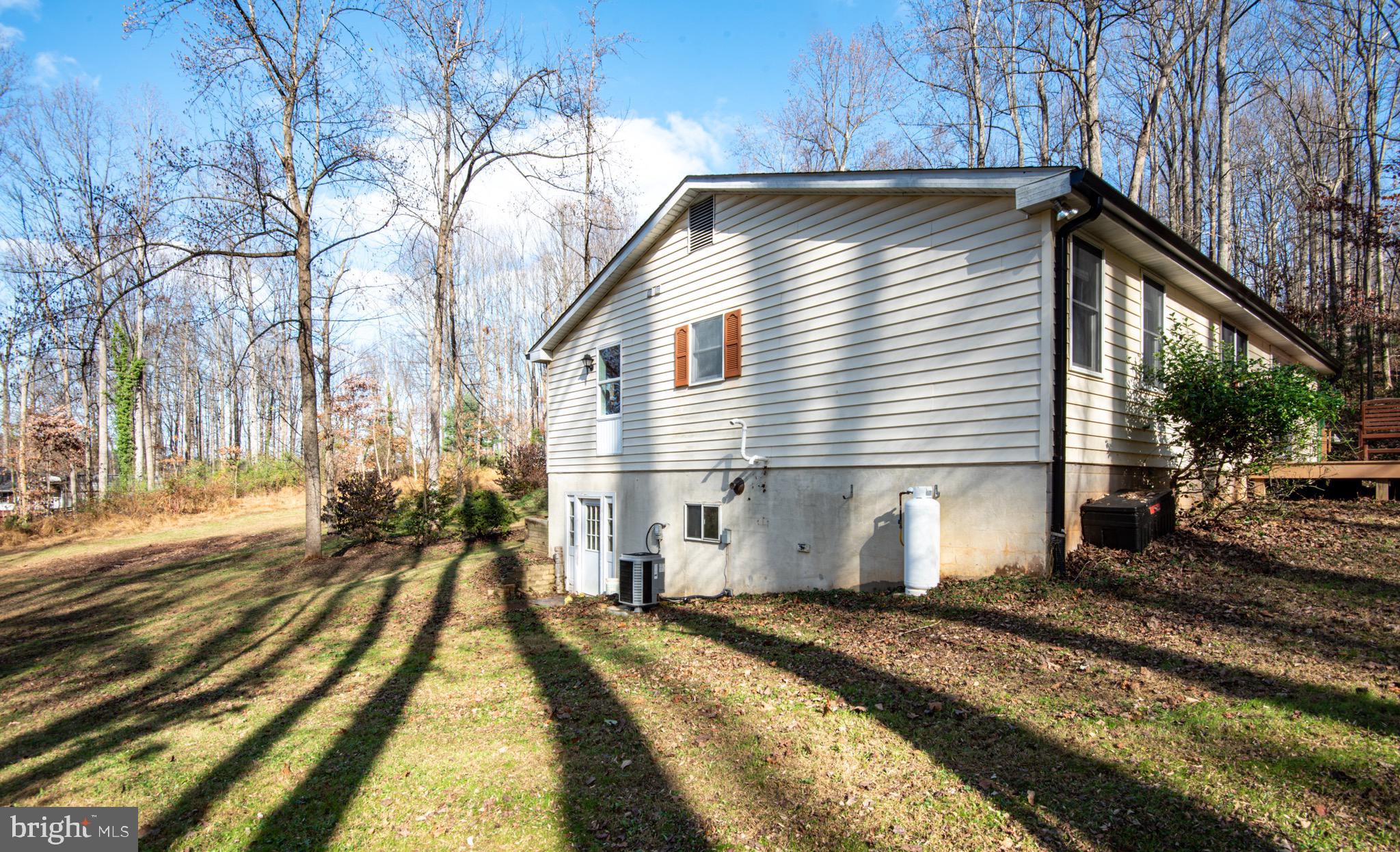 CARLETAN'S WOODS - Residential Lease