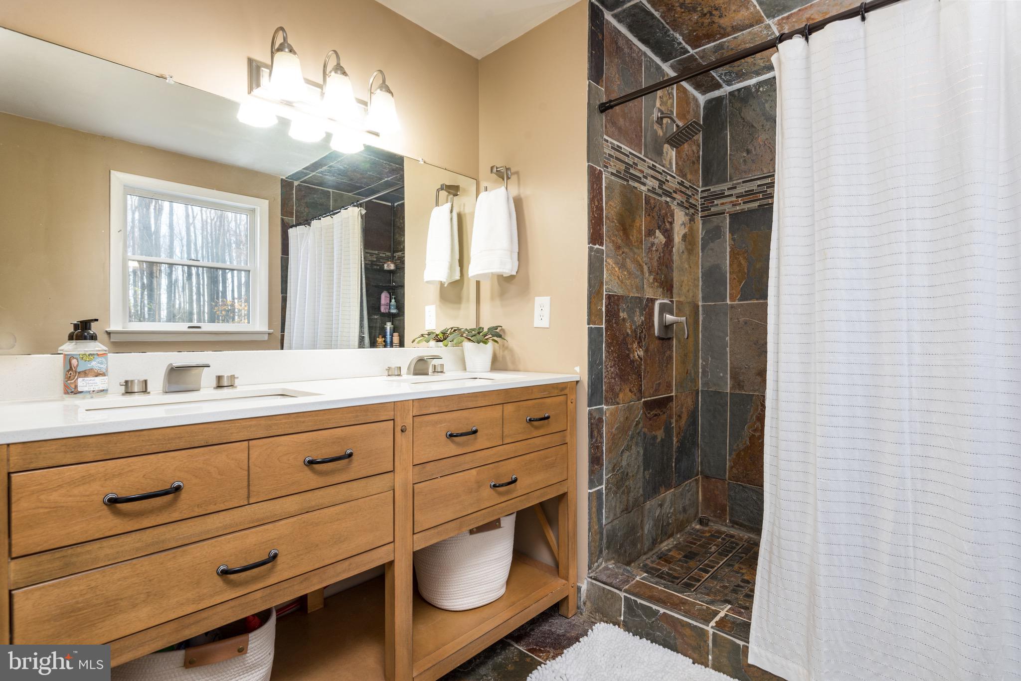 CARLETAN'S WOODS - Residential Lease