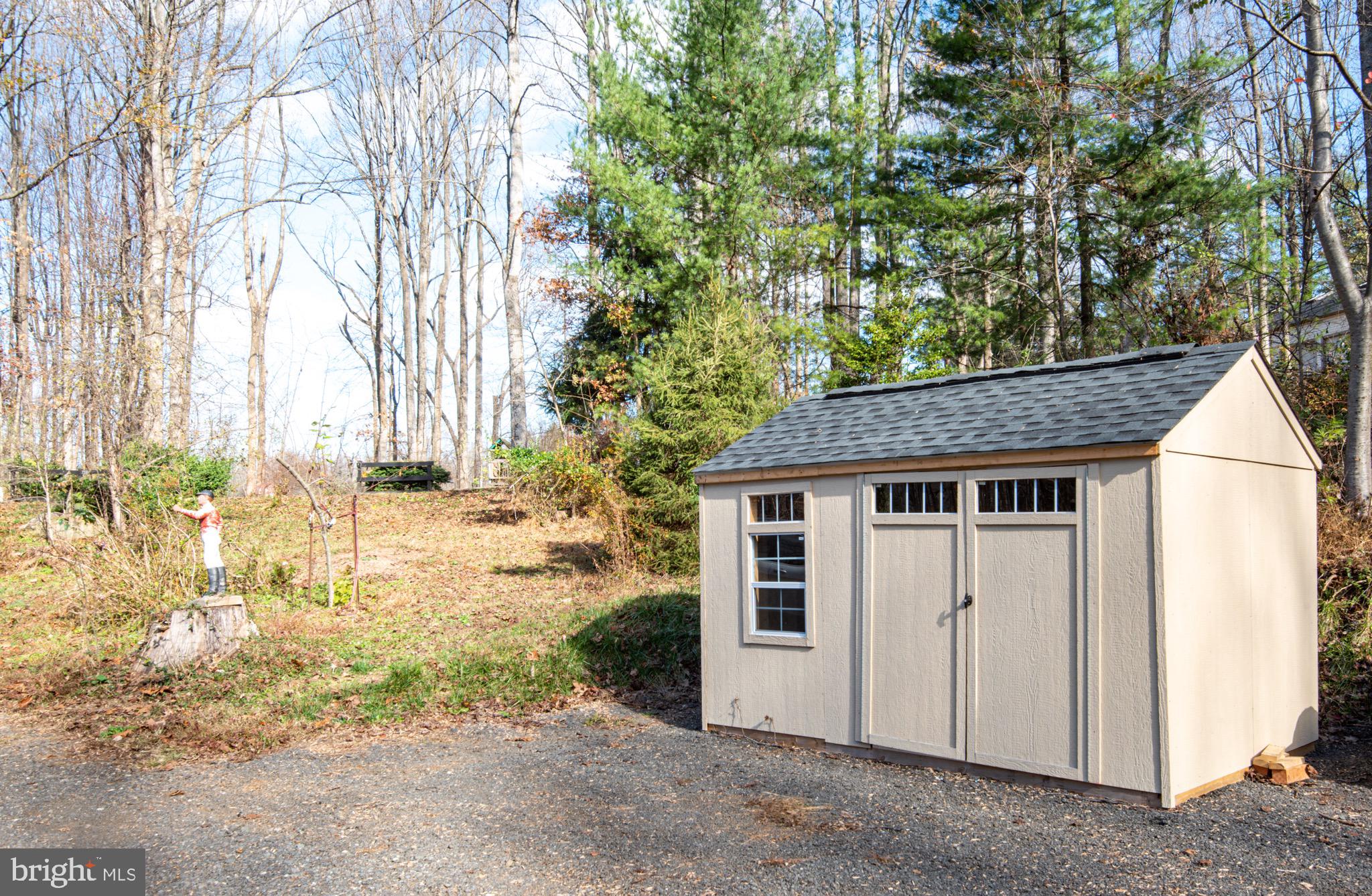 CARLETAN'S WOODS - Residential Lease