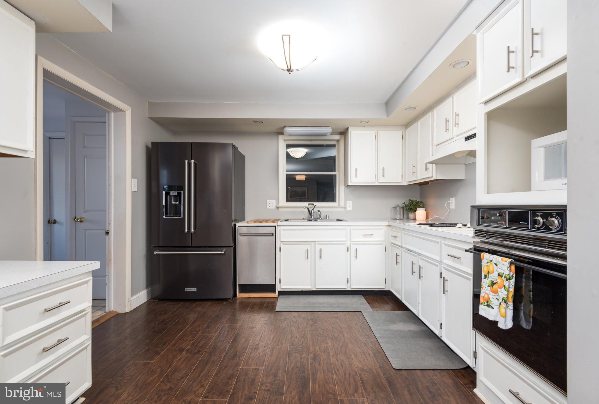 CARLETAN'S WOODS - Residential Lease