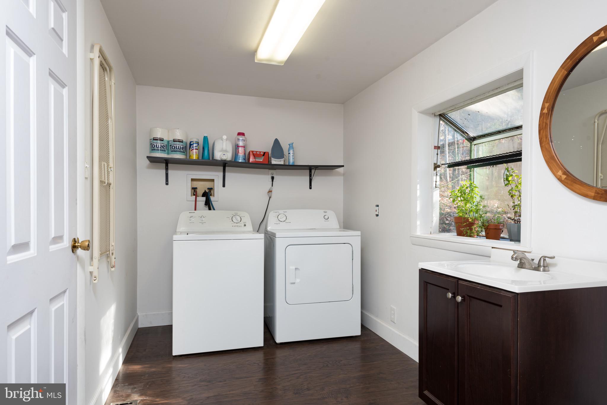 CARLETAN'S WOODS - Residential Lease