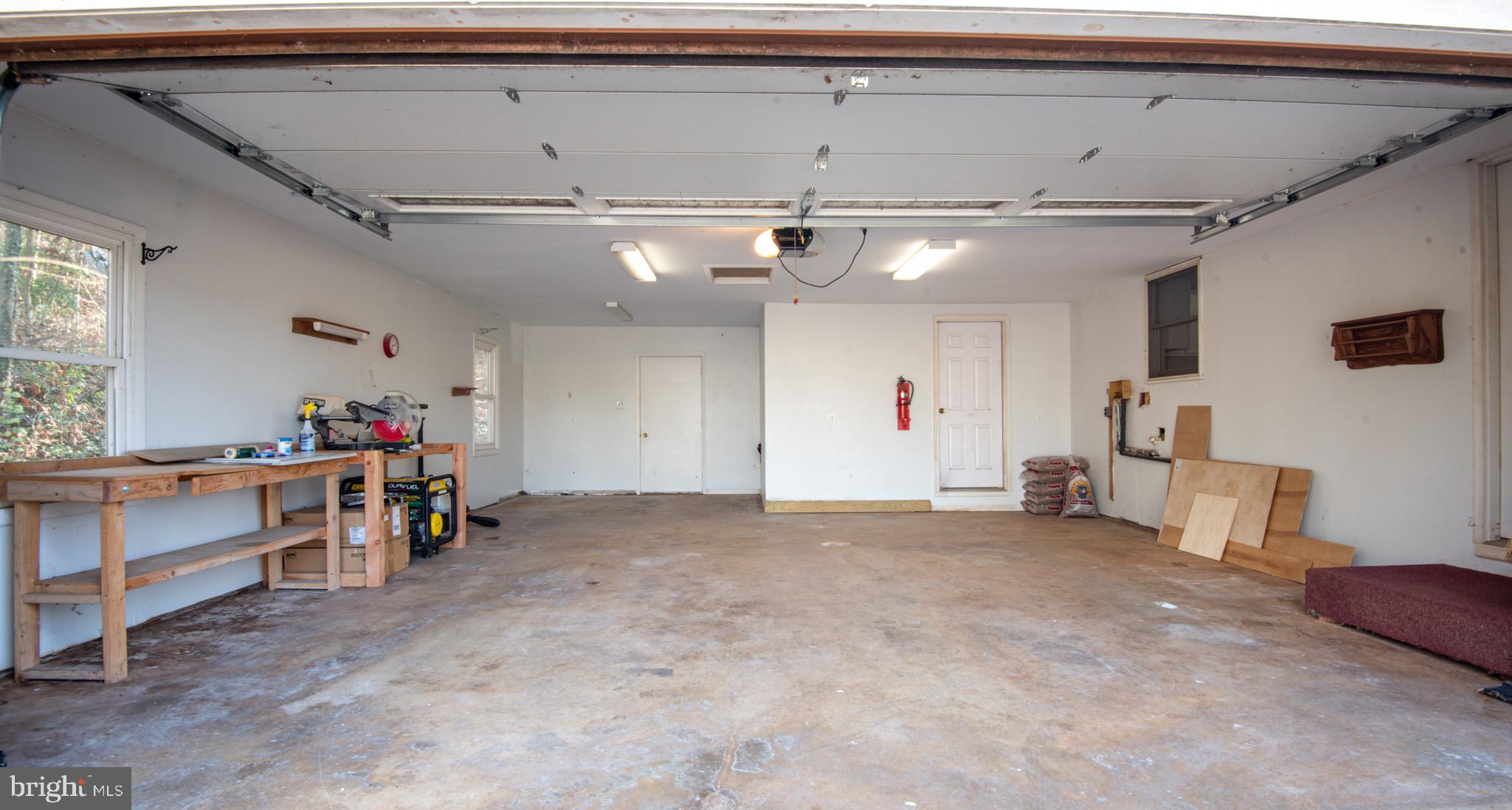 CARLETAN'S WOODS - Residential Lease