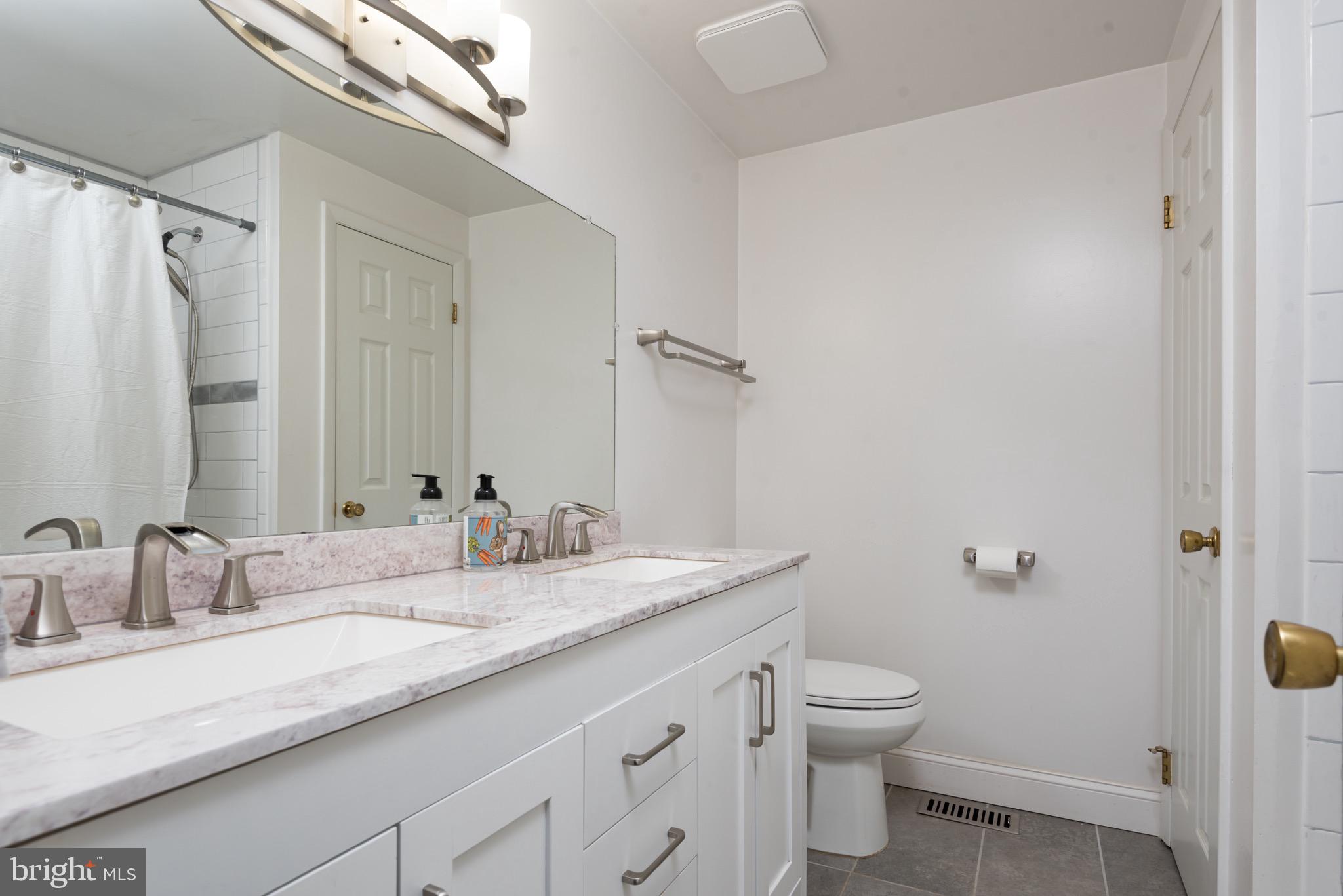 CARLETAN'S WOODS - Residential Lease