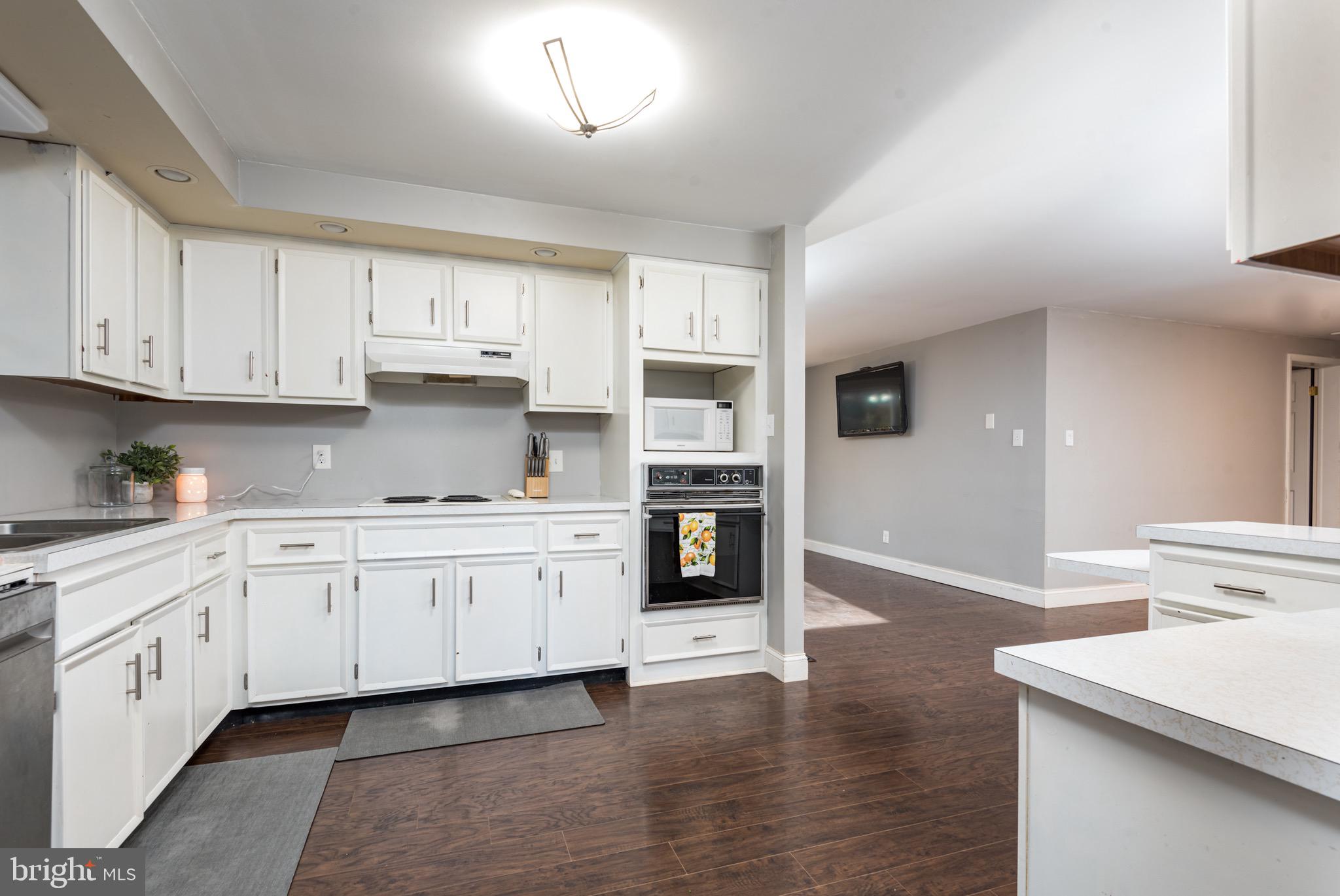 CARLETAN'S WOODS - Residential Lease