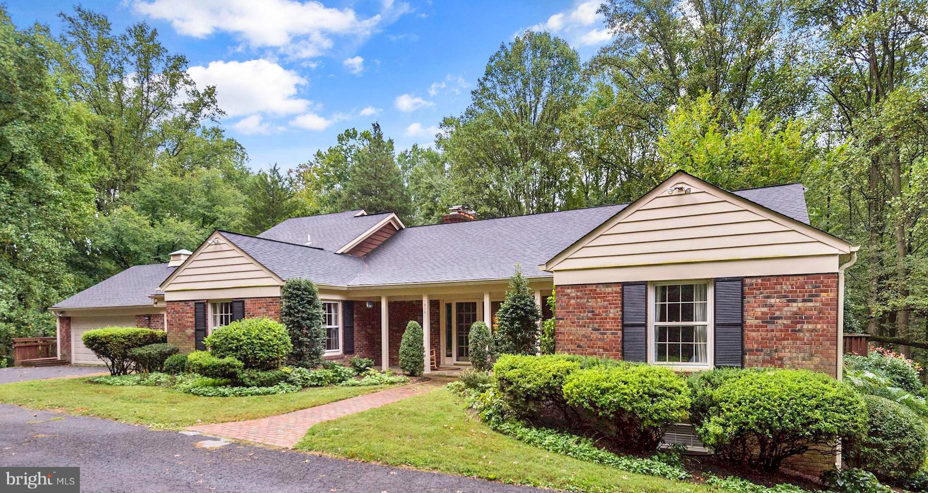 LANGLEY OAKS - Residential