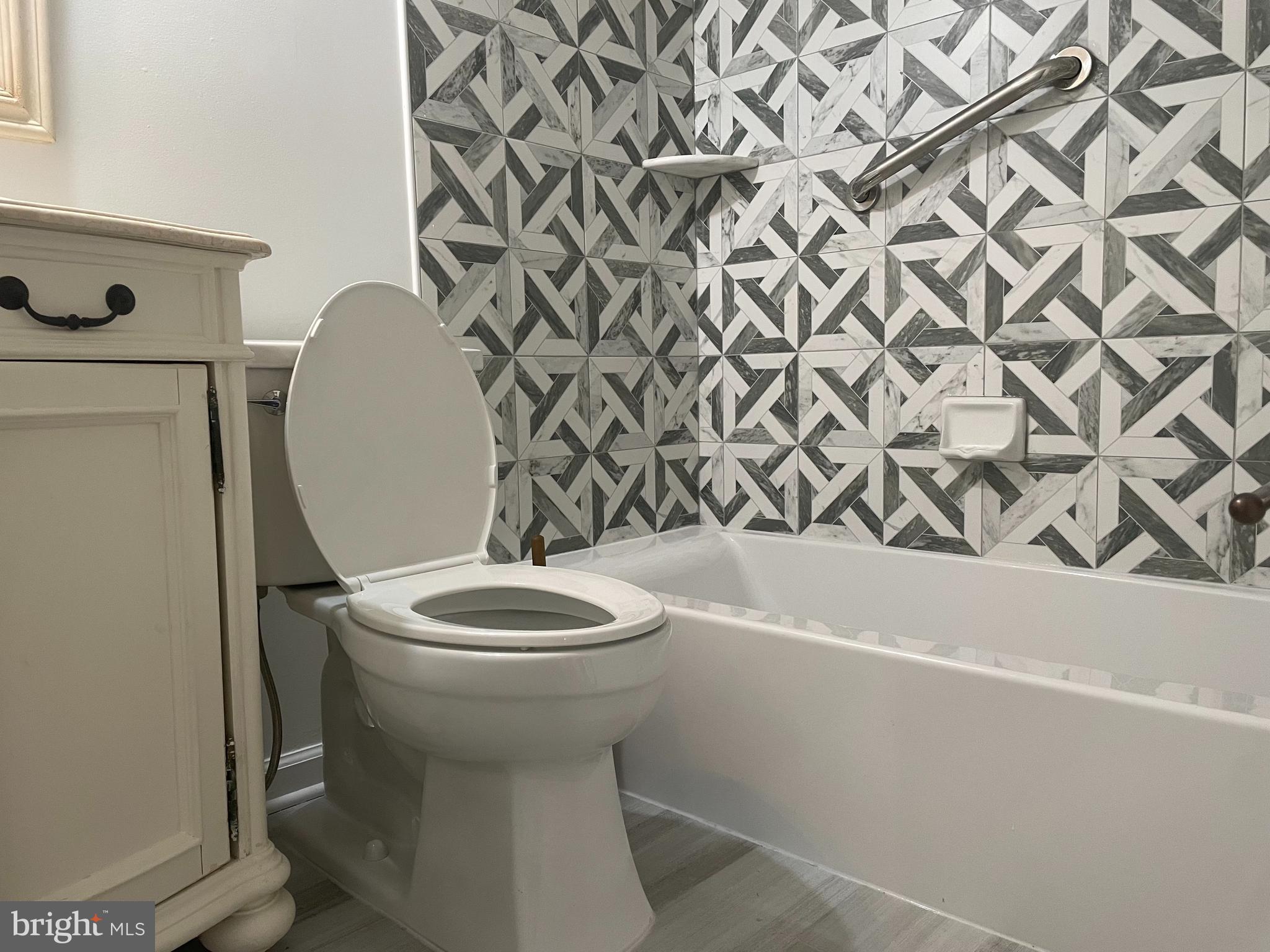 NEW ORCHARD ESTATES - Residential Lease