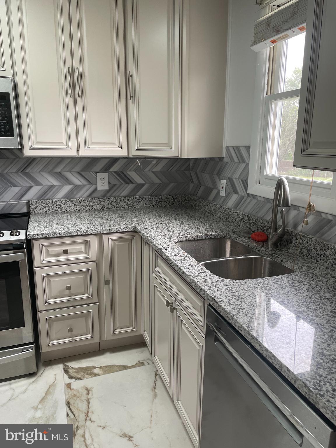 NEW ORCHARD ESTATES - Residential Lease