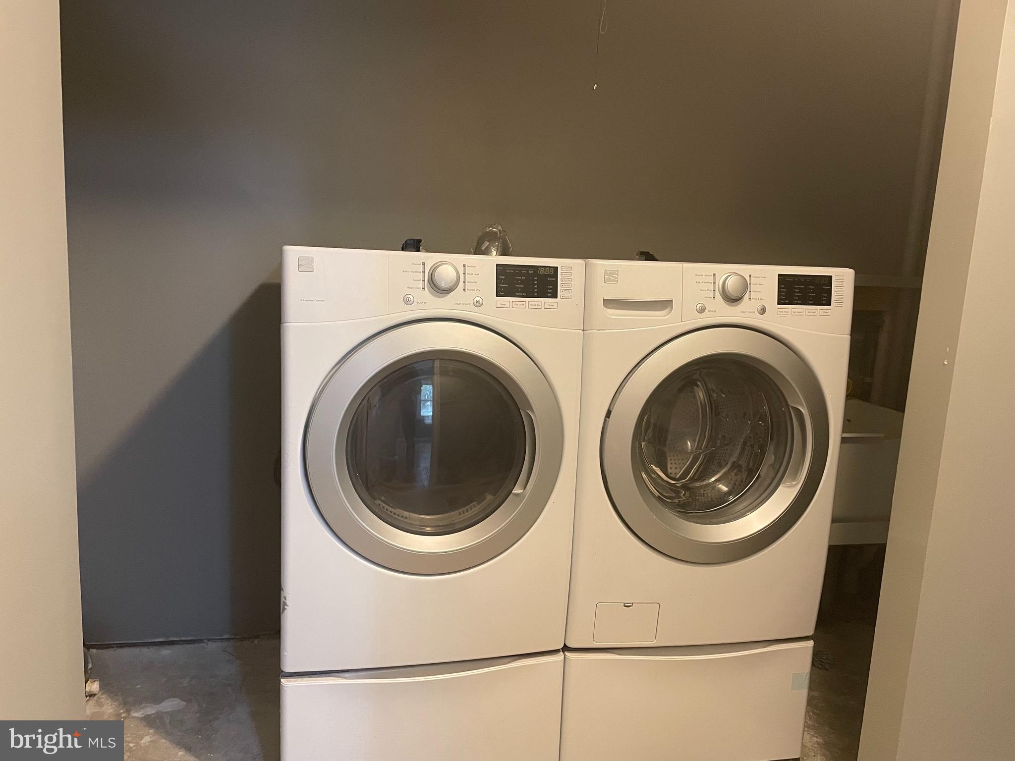 NEW ORCHARD ESTATES - Residential Lease