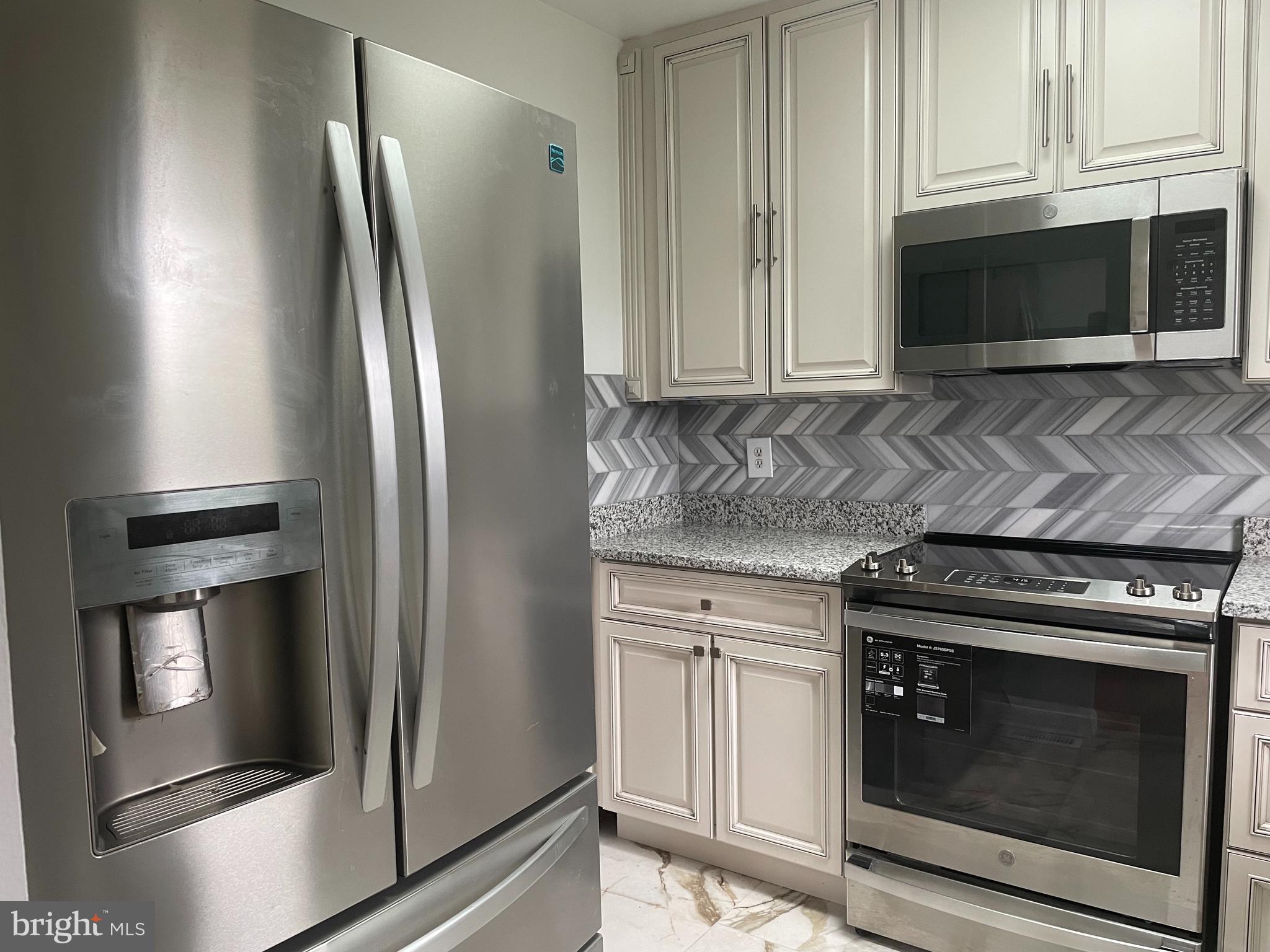 NEW ORCHARD ESTATES - Residential Lease