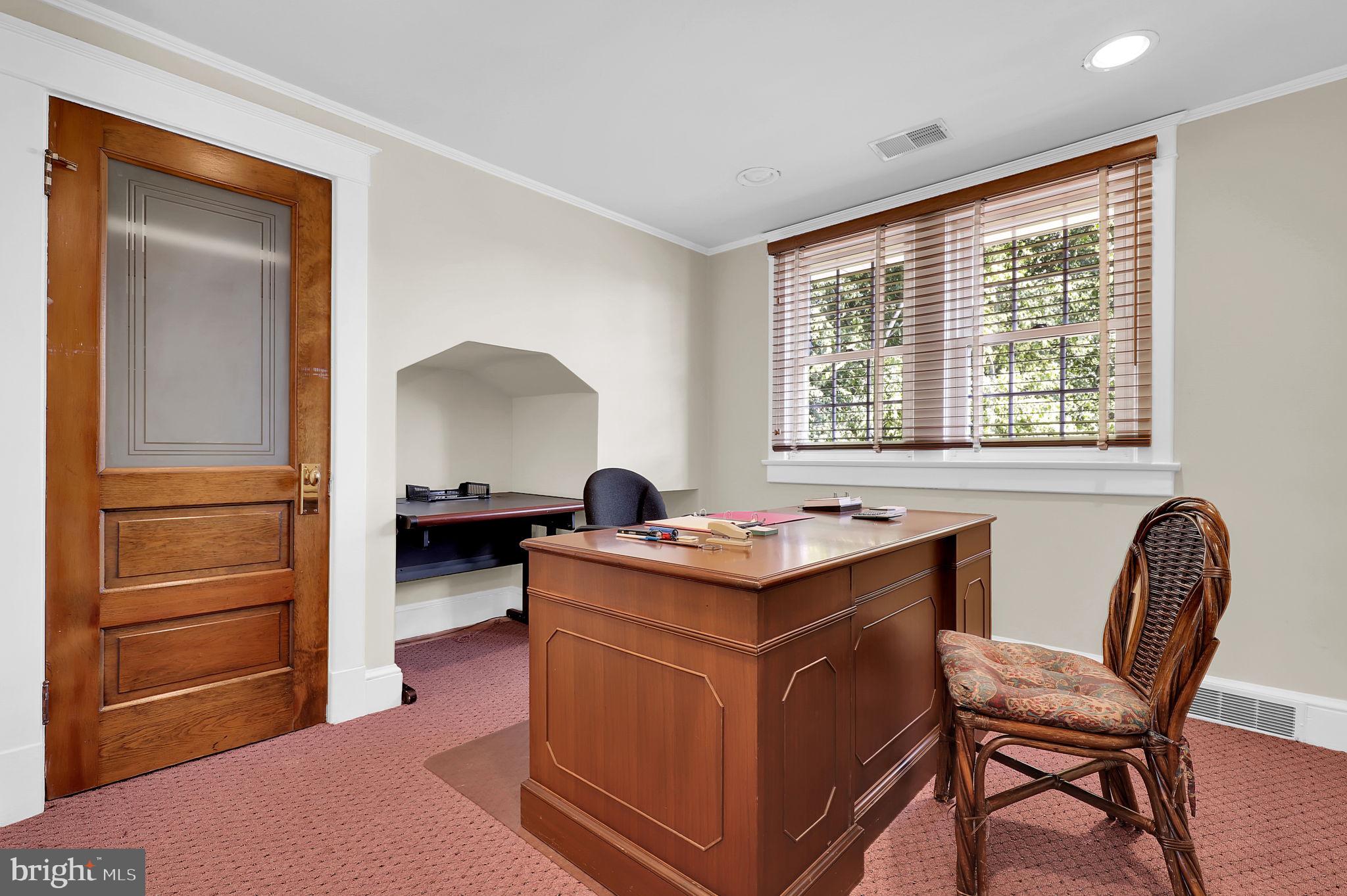 REALTY PARK - Commercial Sale