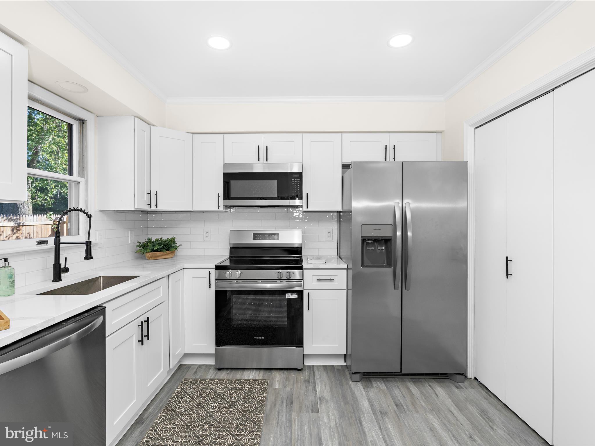 BENTON'S COCKEY LANE - Residential