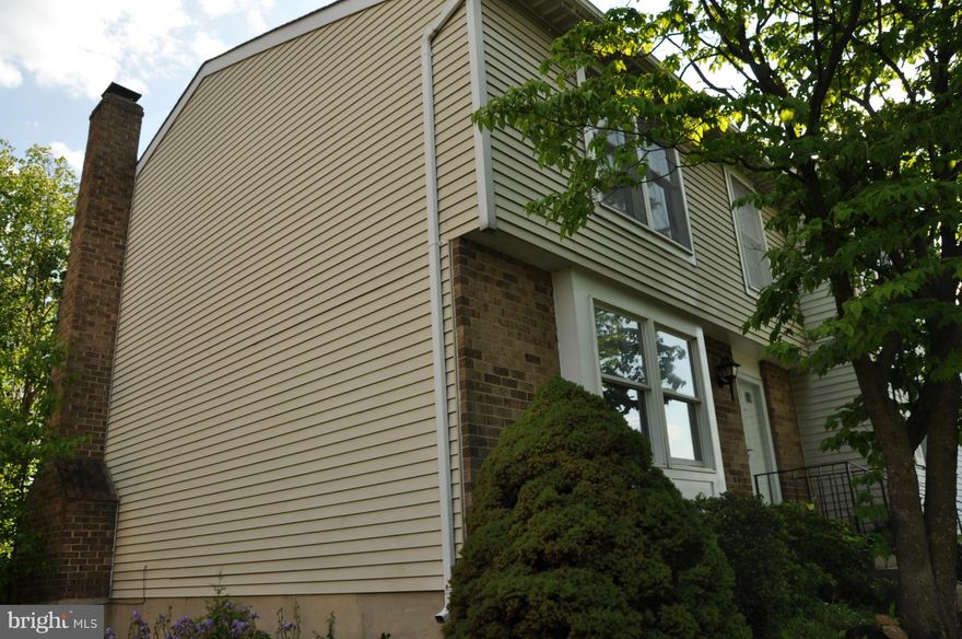 EXCELLENT LOCATION, As Good as New with Many Upgrades! NEW: Freshly Painted, Bamboo Floors, Granite Kitchen & Bathrooms, Carpet,  Stainless Steel Appliances, Bathroom Ceramic Tile, Vanities, Toilets, Bathtub, Water Heater, Vinyl Floor Powder Room. Fenced Yard.* Basement Bonus Room. Walk to Shopping Centers, Minutes to 395 & 495 Major Hwy