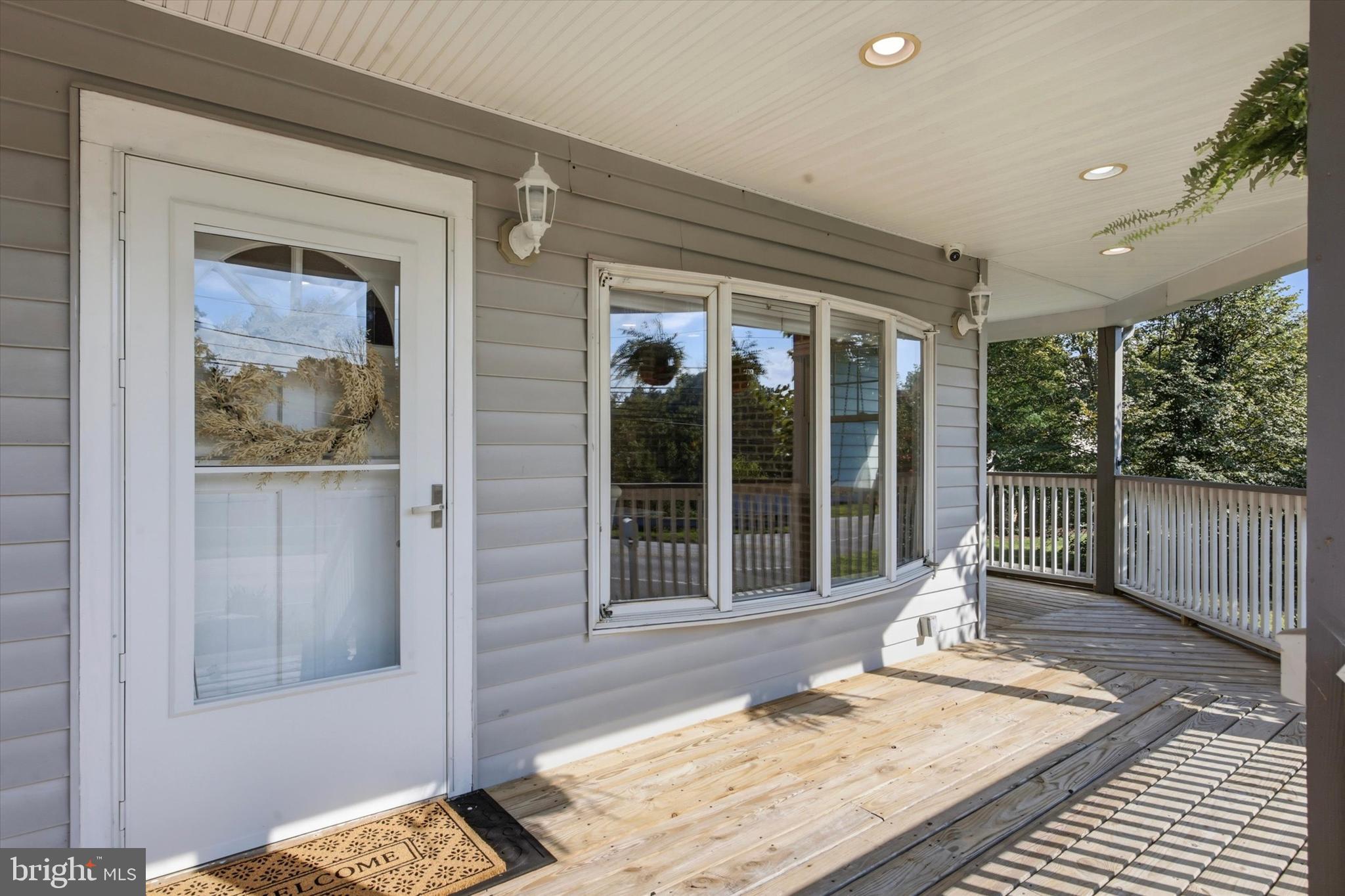 752 W BROOKHAVEN ROAD