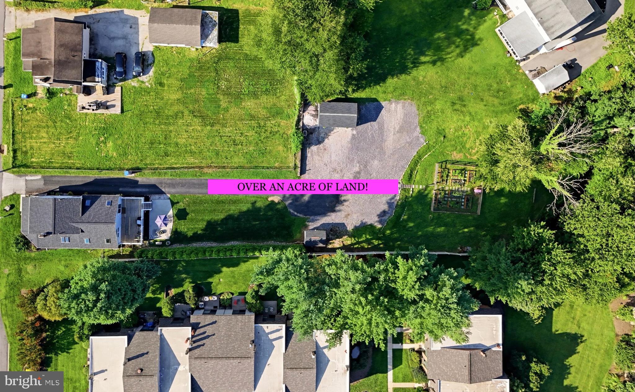 752 W BROOKHAVEN ROAD