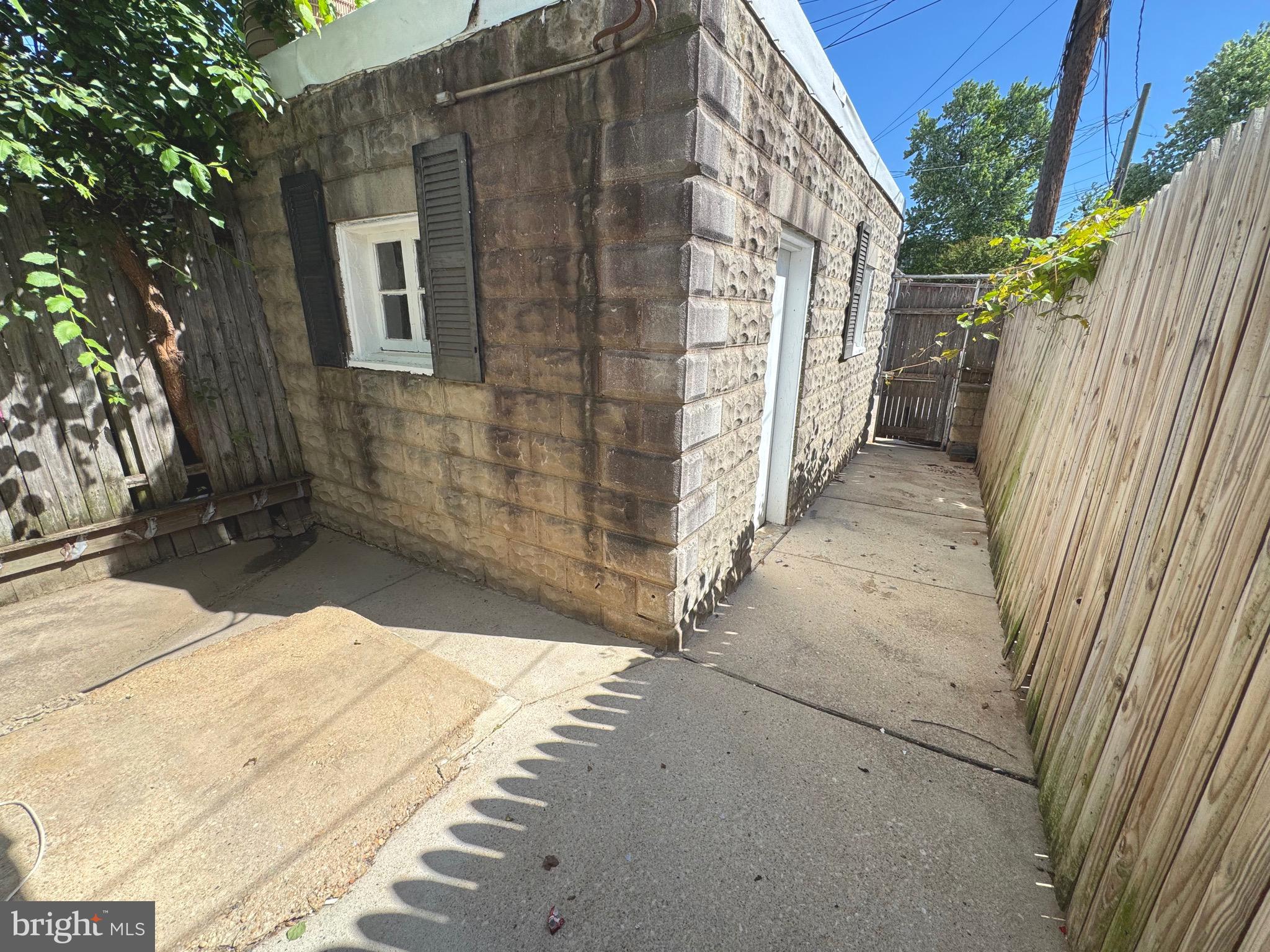 BELAIR-EDISON - Residential Lease