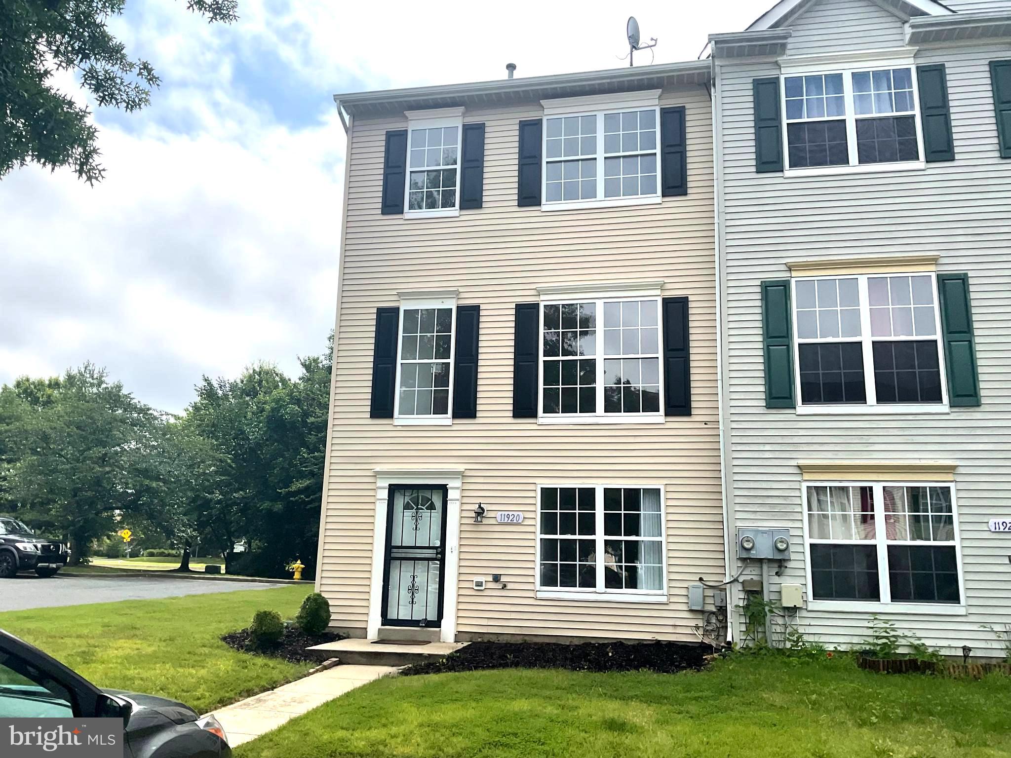 End Unit 3 Level Townhouse for Rent! The lower level features a large rec room, half bath and room that could be used as a bedroom/office. The main level features an oversized living room, large dining room and cozy kitchen with pantry. You can access the deck from the main level. The upper level features 3 bedrooms, with a full bath in the hallway. The primary bedroom has a large walk in closet and private bath with separate shower. Home is in a great location for commuting to DC, VA & National Harbor, as well as Andrews AFB, Bolling AFB, Indian Head Naval Base and PAX River. Also within minutes of endless shopping, dining and entertainment.