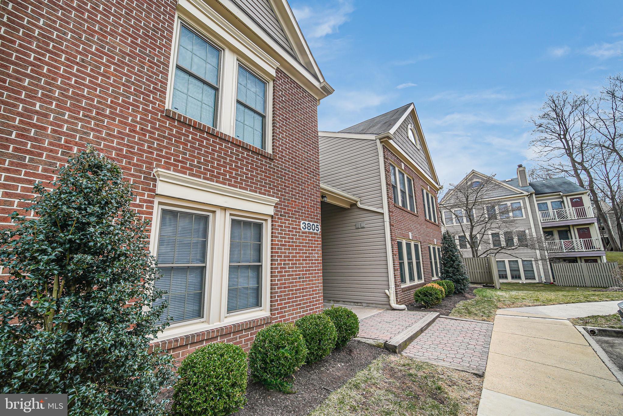 OXFORD HOUSE - Residential