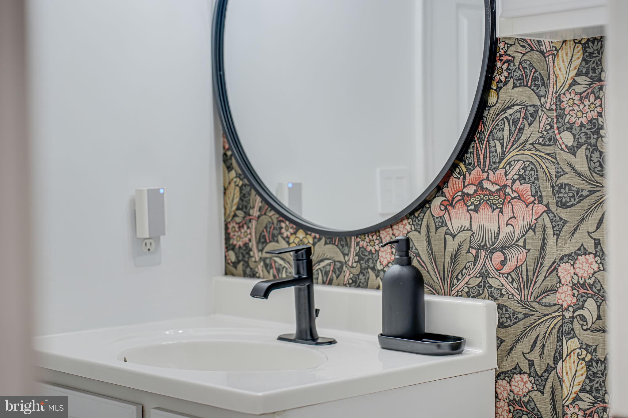 OXFORD HOUSE - Residential