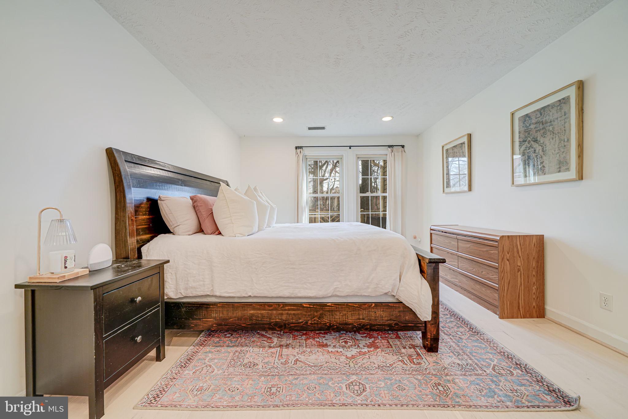 OXFORD HOUSE - Residential