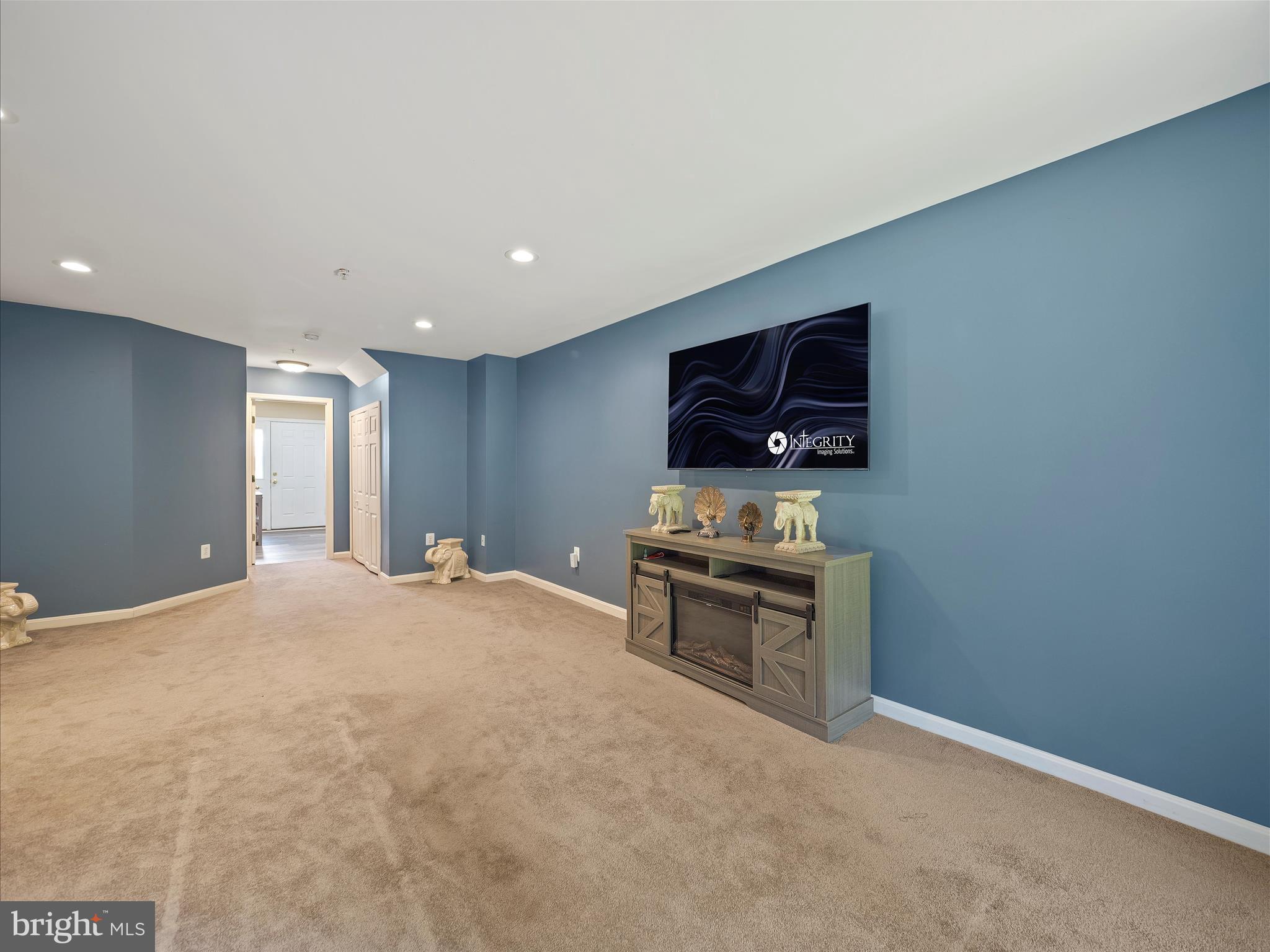 WHITTIER POND - Residential