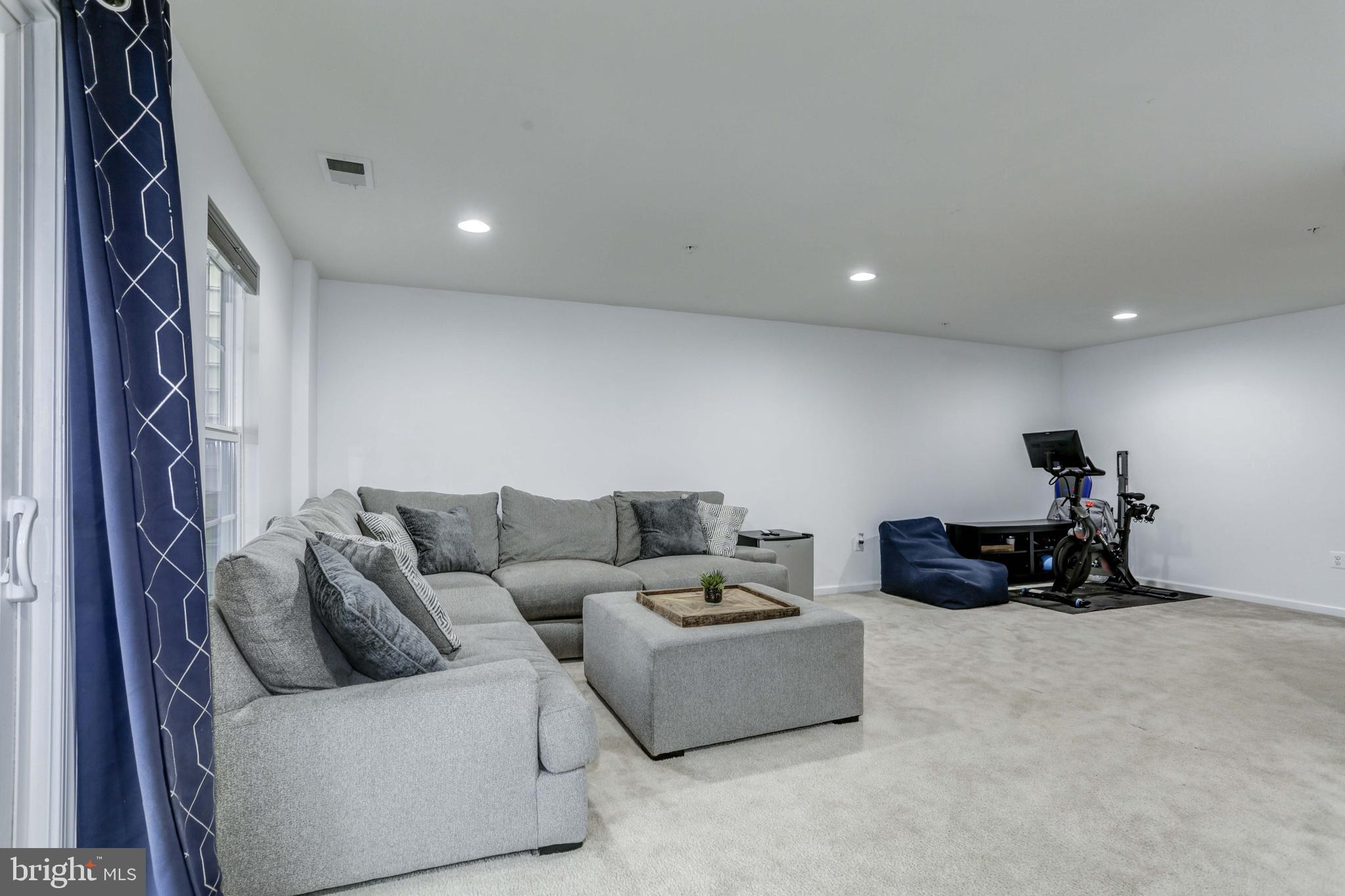 HOLLY RIDGE - Residential